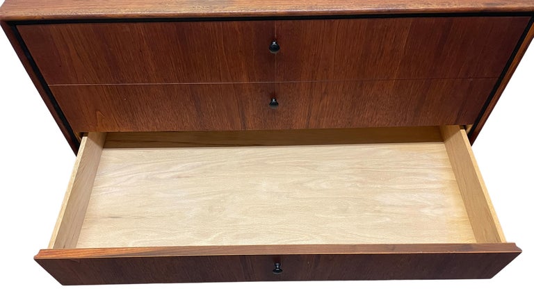 Woodwork Mid-Century Milo Baughman 4 Drawer Walnut Dresser for Glenn of California For Sale