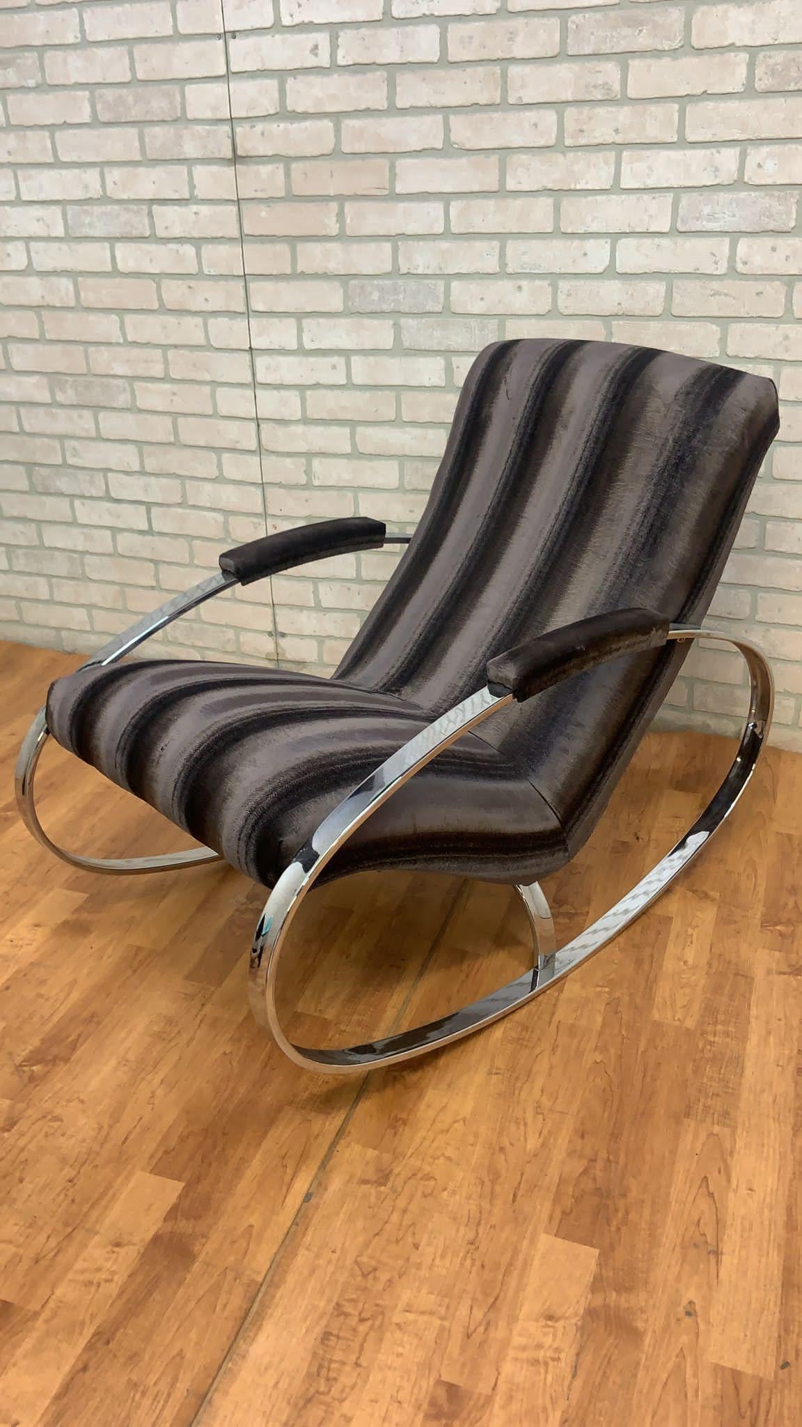 oval rocker chair