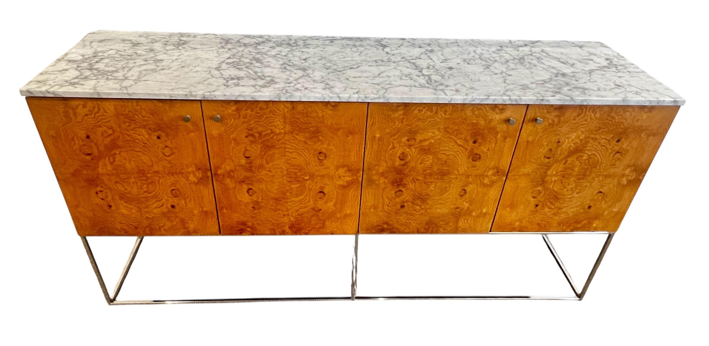 Americano Credenza di metà secolo in marmo e legno di radica di Milo Baughman per Thayer Coggin in vendita