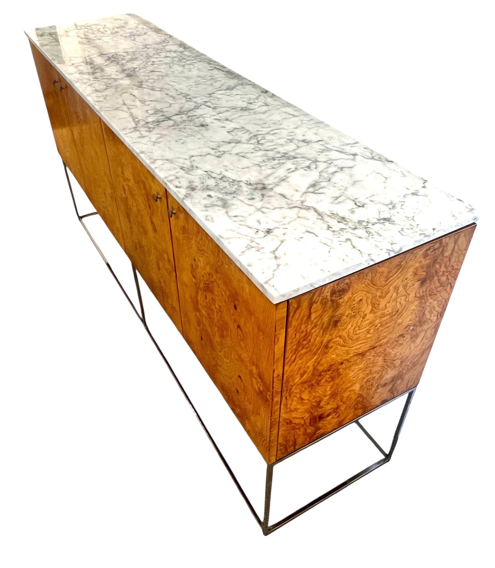 Credenza di metà secolo in marmo e legno di radica di Milo Baughman per Thayer Coggin in vendita 2