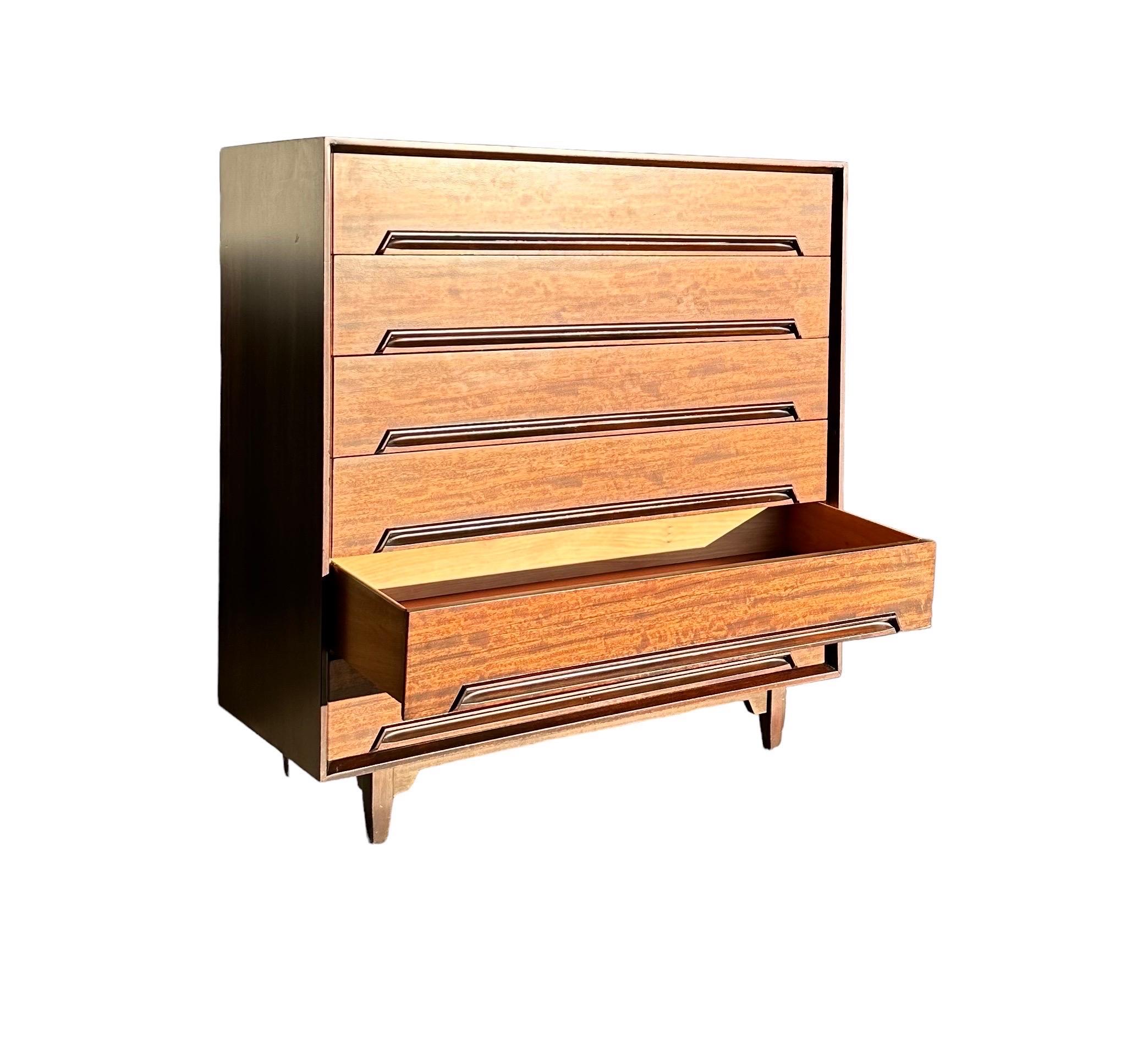 Mid Century Milo Baughman “Perspective” Dresser for Drexel In Good Condition For Sale In Brooklyn, NY