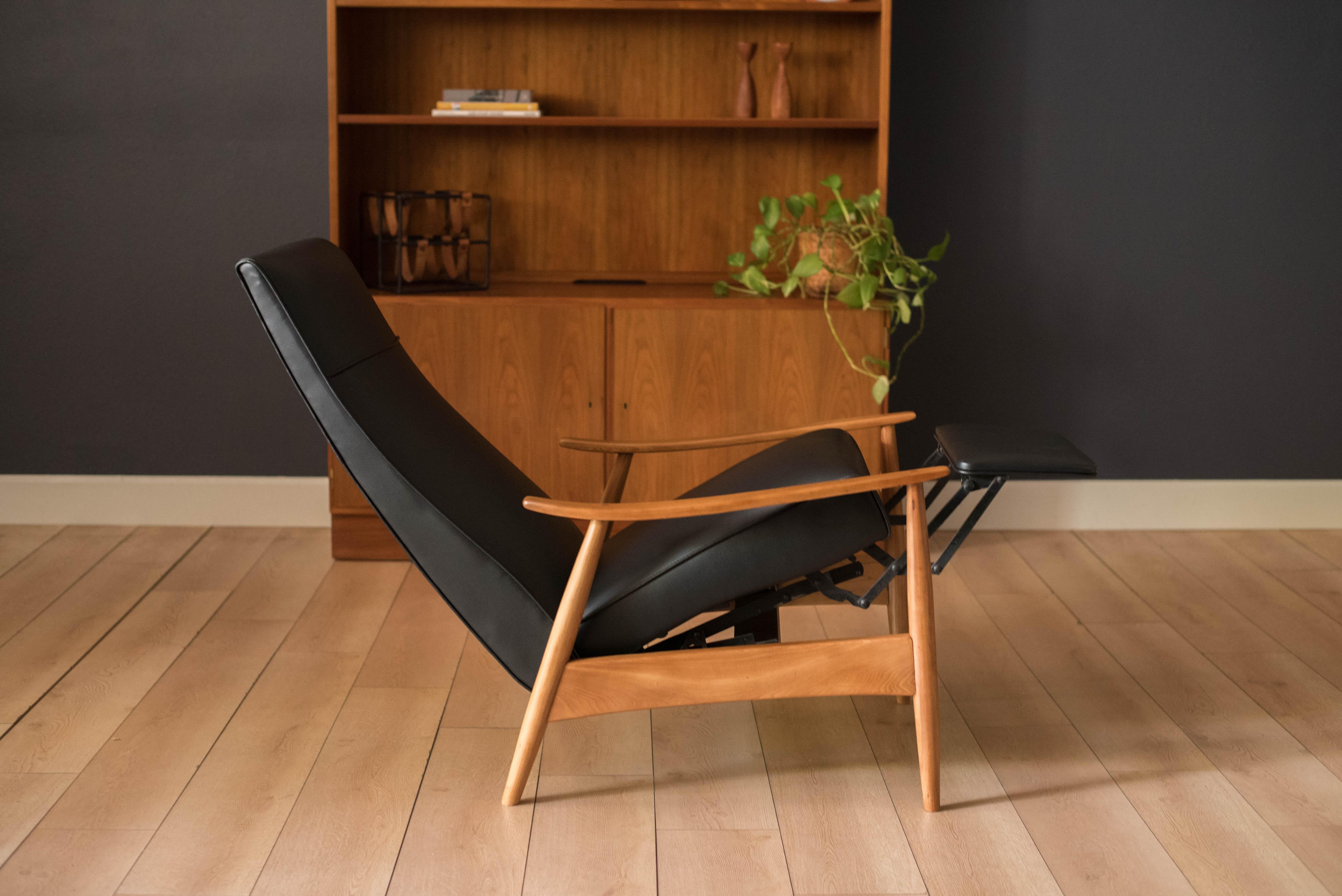 Mid Century Milo Baughman Recliner Lounge Chair In Good Condition In San Jose, CA