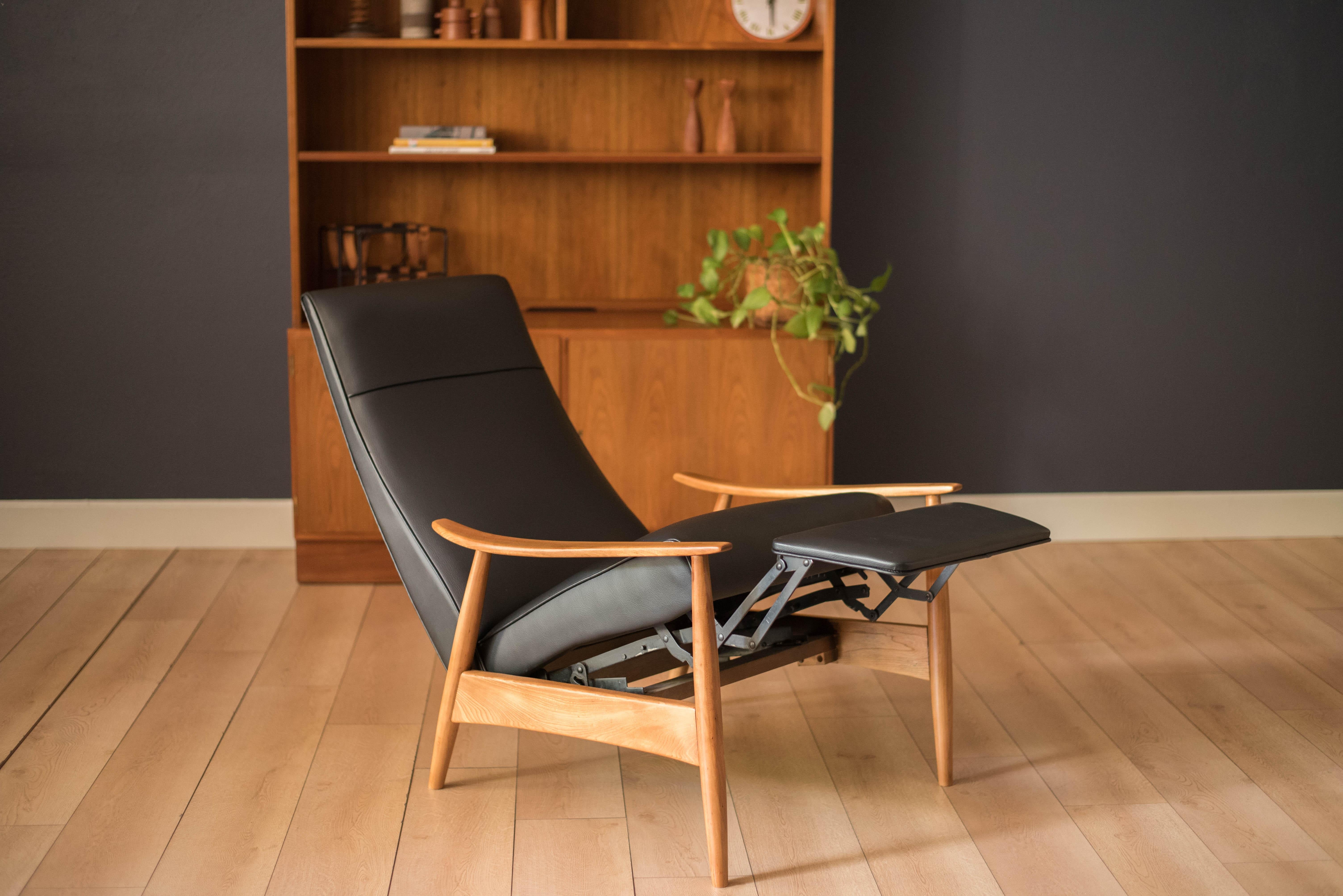Mid-20th Century Mid Century Milo Baughman Recliner Lounge Chair