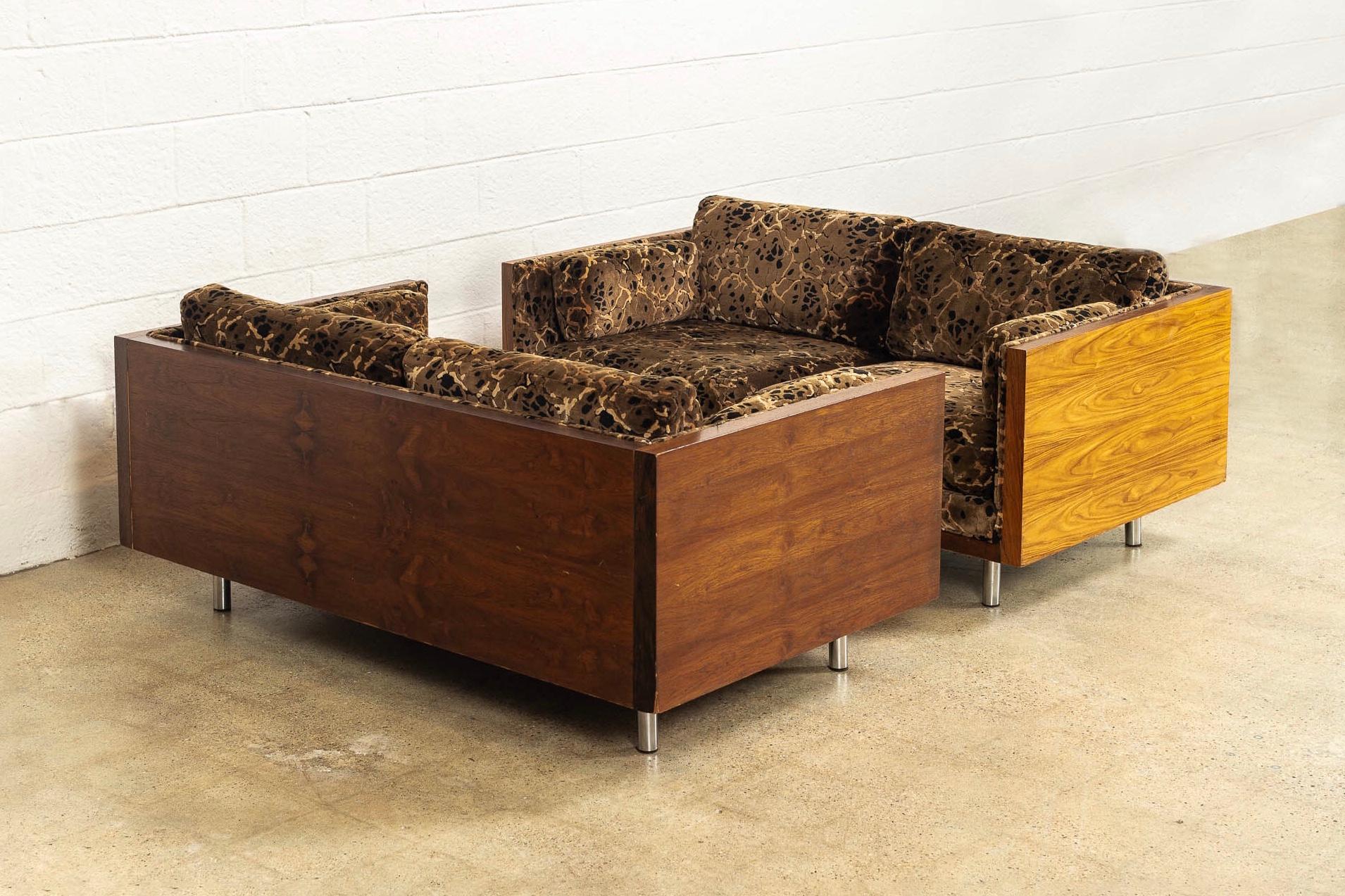 Midcentury Milo Baughman Style Brown Rosewood Box Loveseat Sofas 1970s, a Pair In Good Condition In Detroit, MI