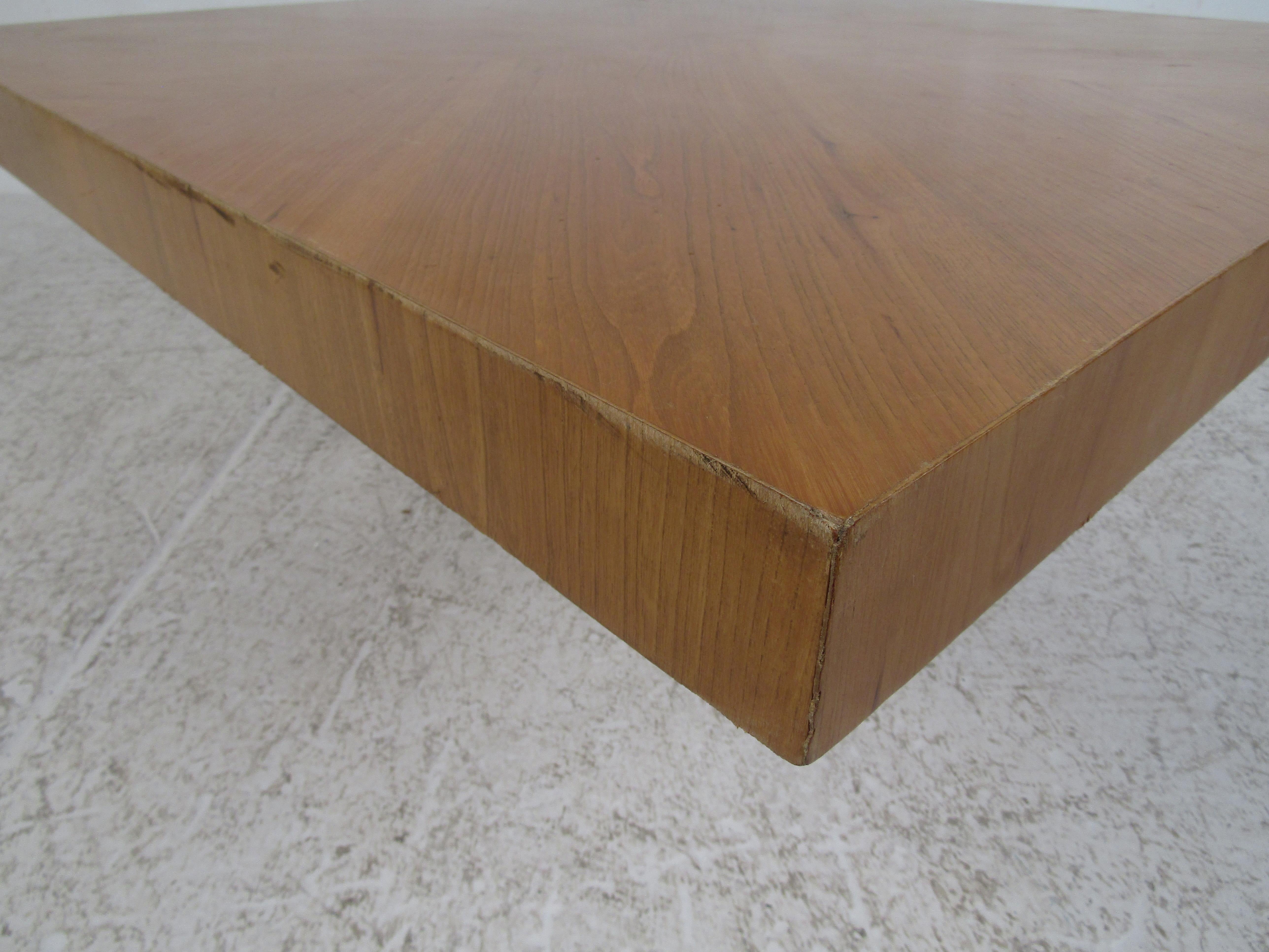 Midcentury Milo Baughman Style Coffee Table In Good Condition In Brooklyn, NY