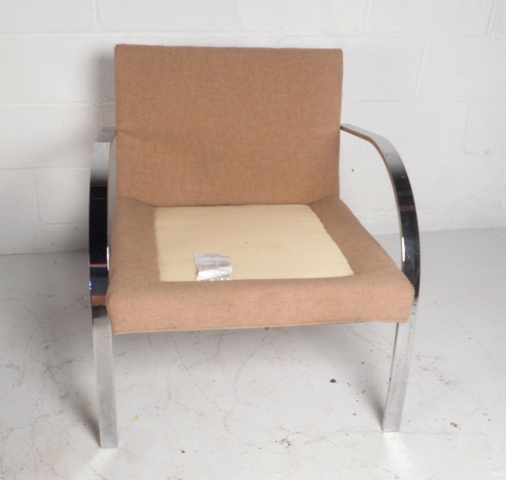 Mid-Century Milo Baughman Style Lounge Chairs 1