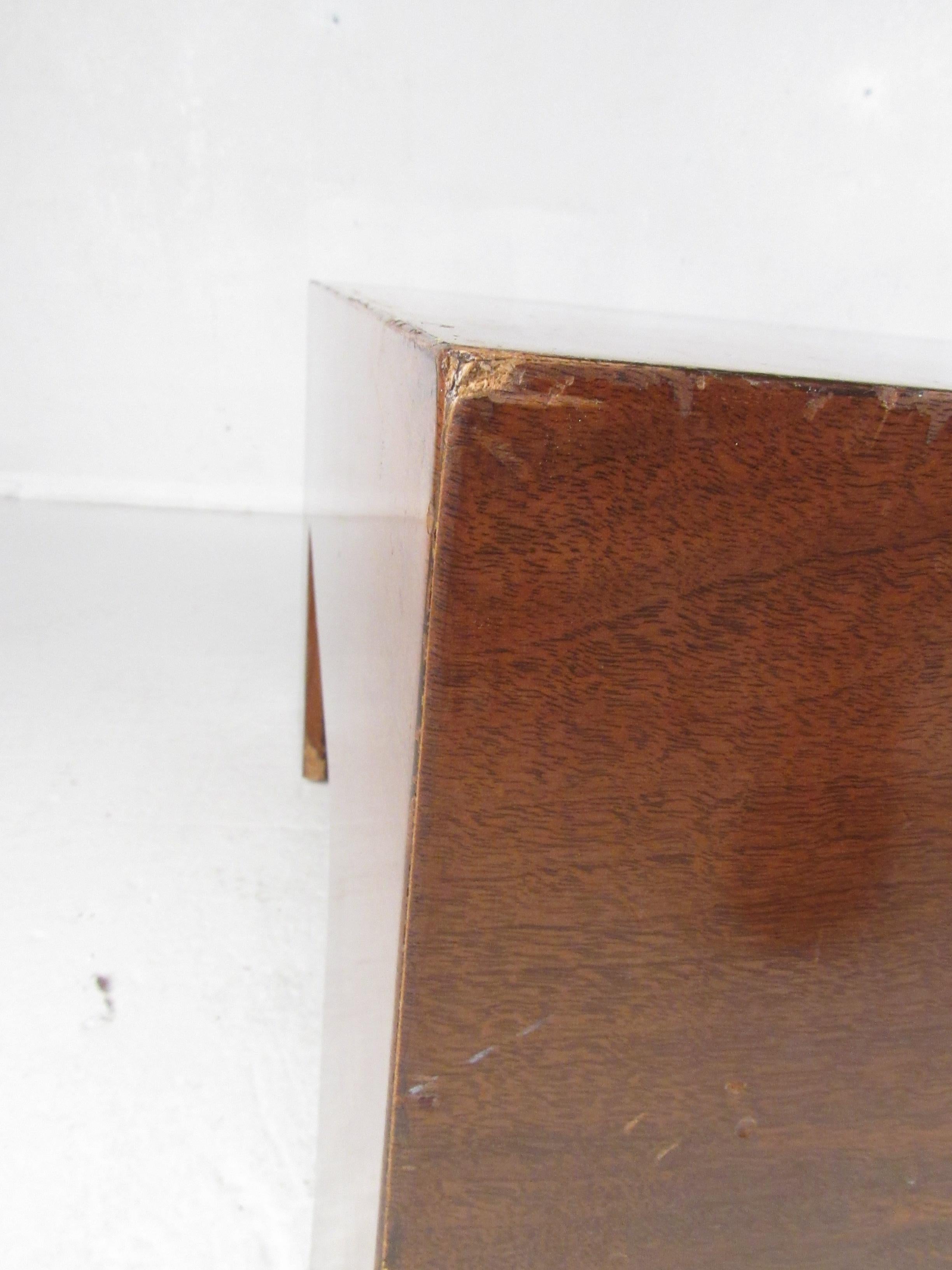 Table basse en bois de broussin de style Milo Baughman du milieu du siècle dernier en vente 7