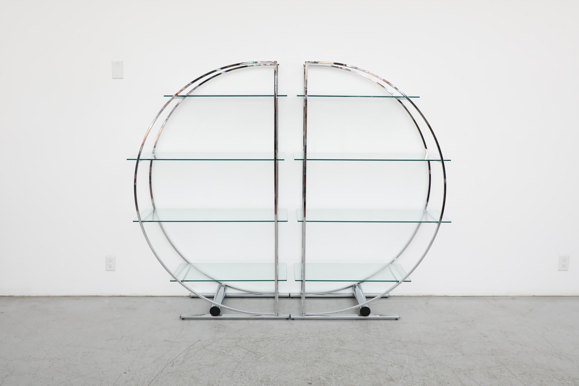Dutch Mid-Century Milo Baughman Style Round Glass & Chrome Etagere For Sale
