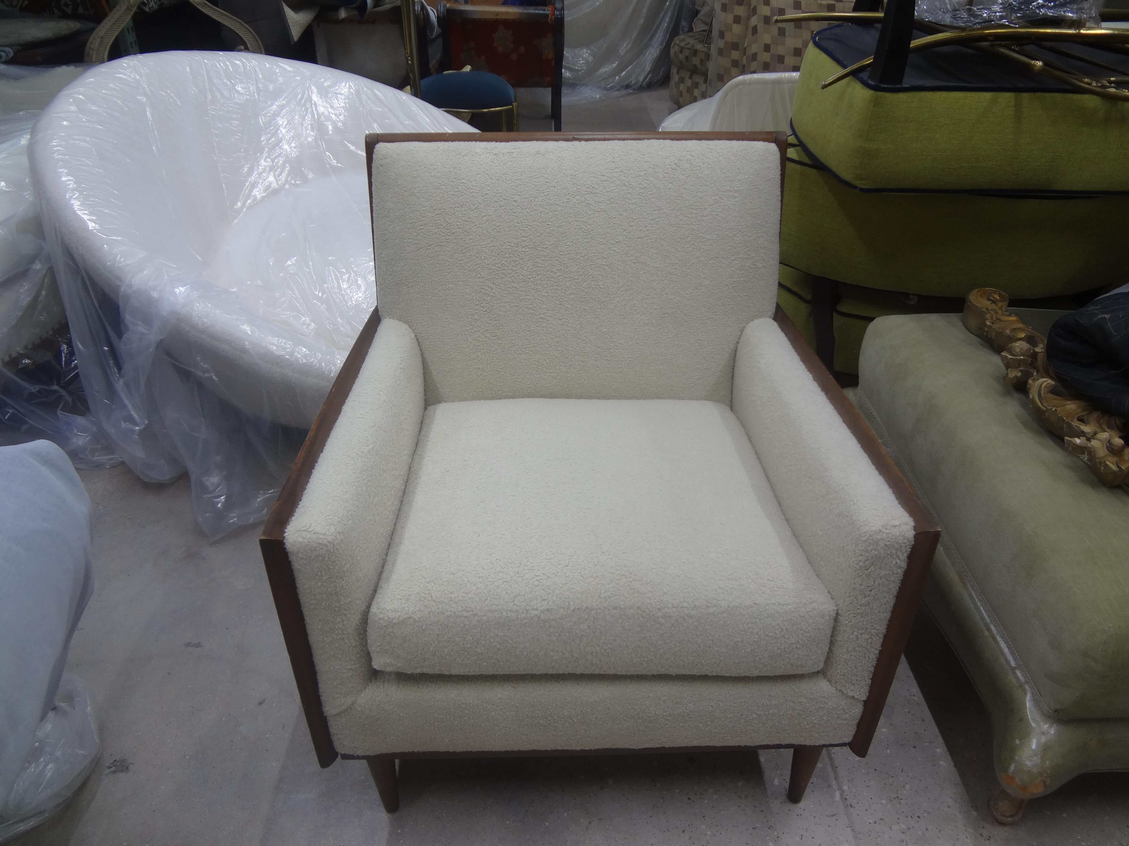 Mid-Century Modern Midcentury Milo Baughman Style Walnut Lounge Chair For Sale