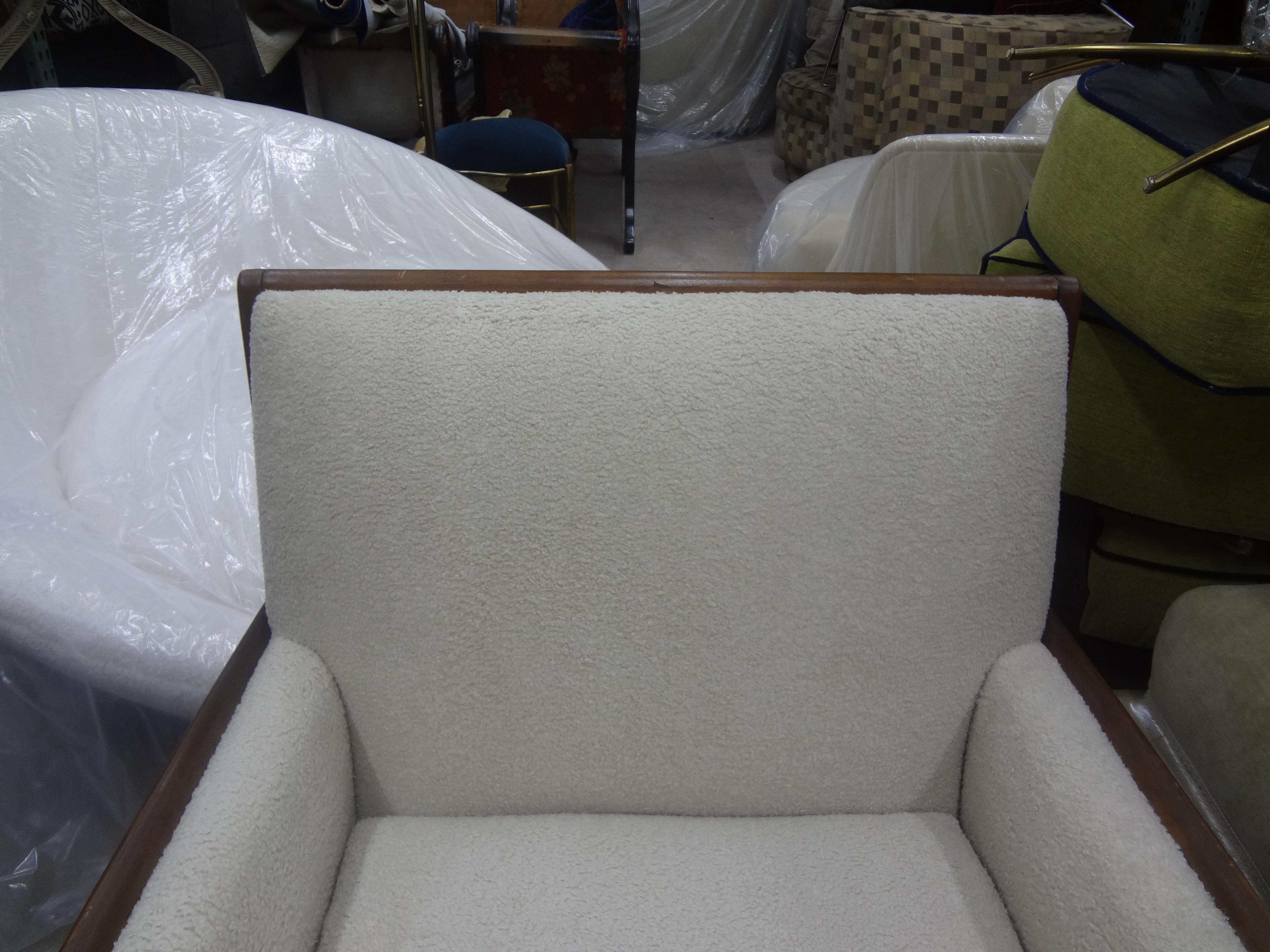 American Midcentury Milo Baughman Style Walnut Lounge Chair For Sale