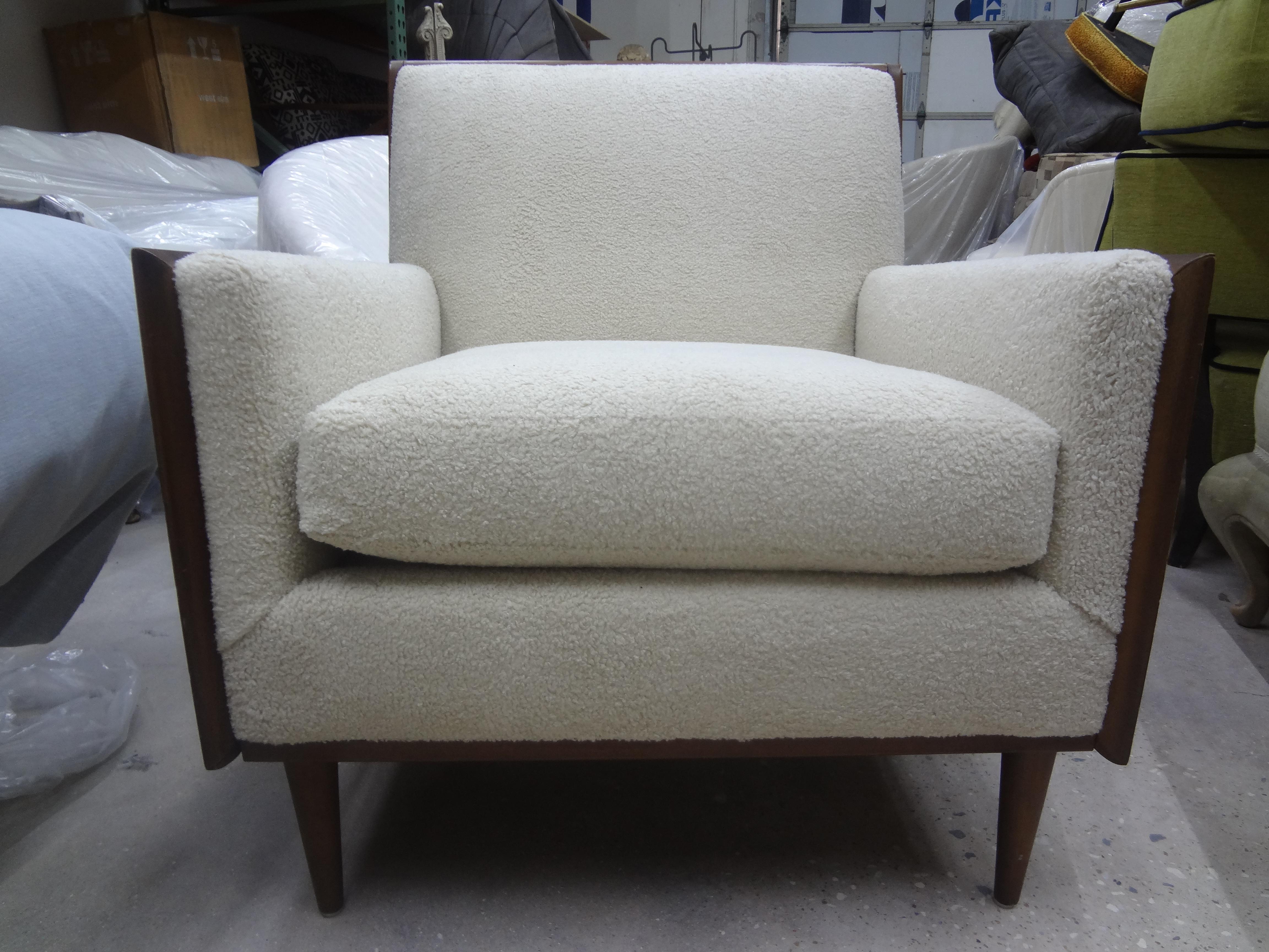 Bouclé Midcentury Milo Baughman Style Walnut Lounge Chair For Sale