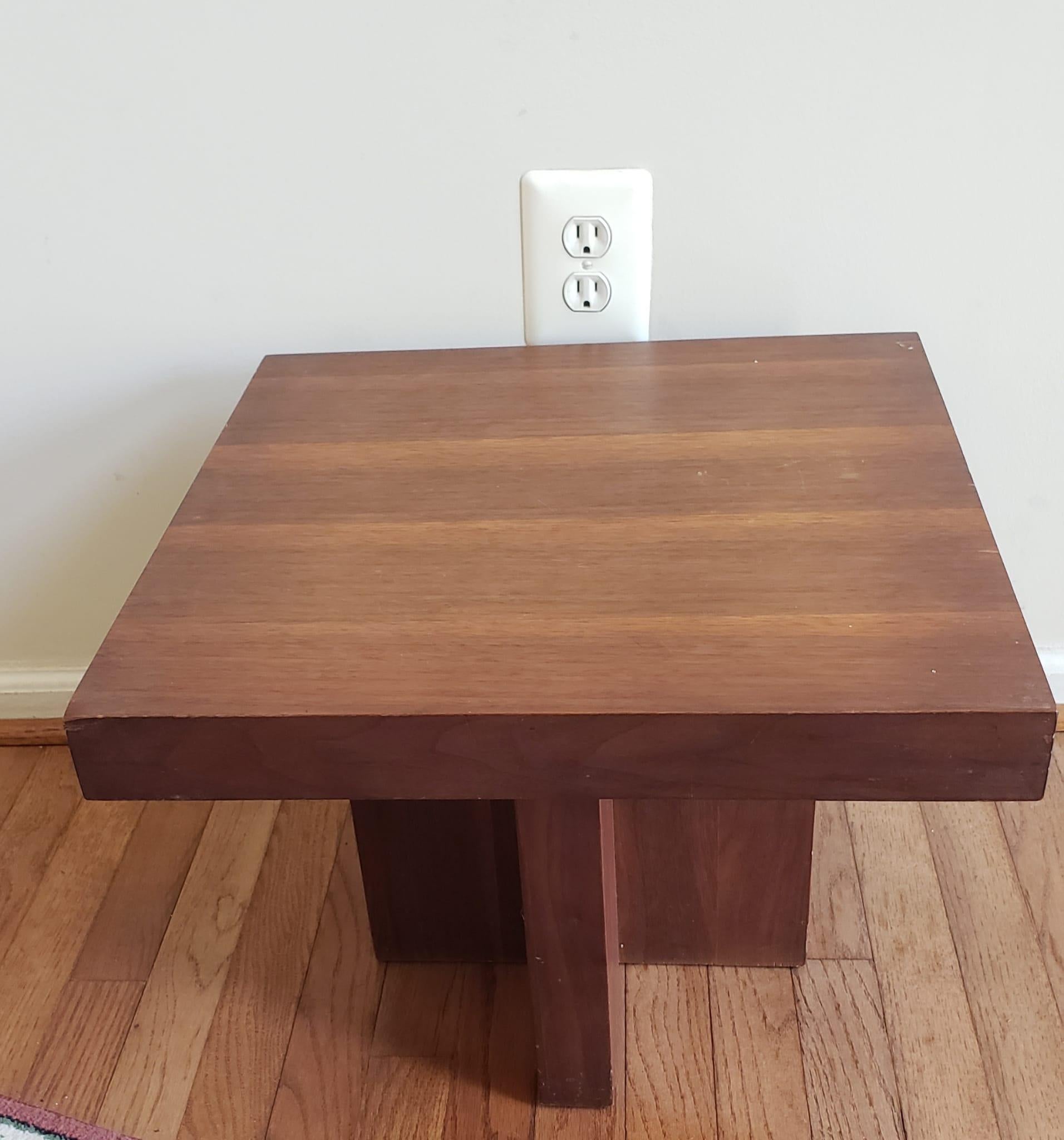 Stained Mid-Century Milo Baughman Style Walnut Cruciform End Tables For Sale