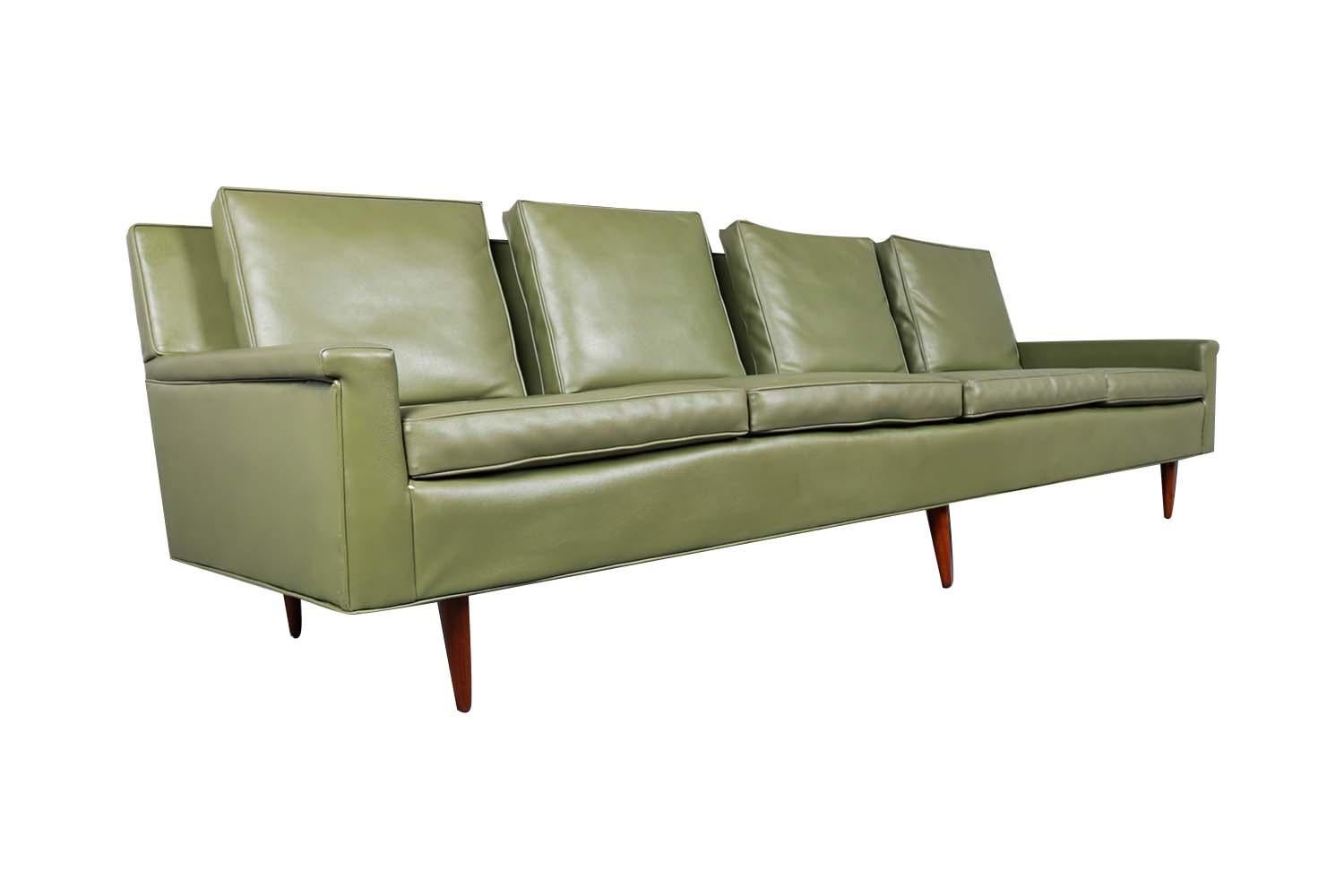 Mid Century Milo Baughman Thayer Coggin Style Long Sofa In Good Condition In Baltimore, MD