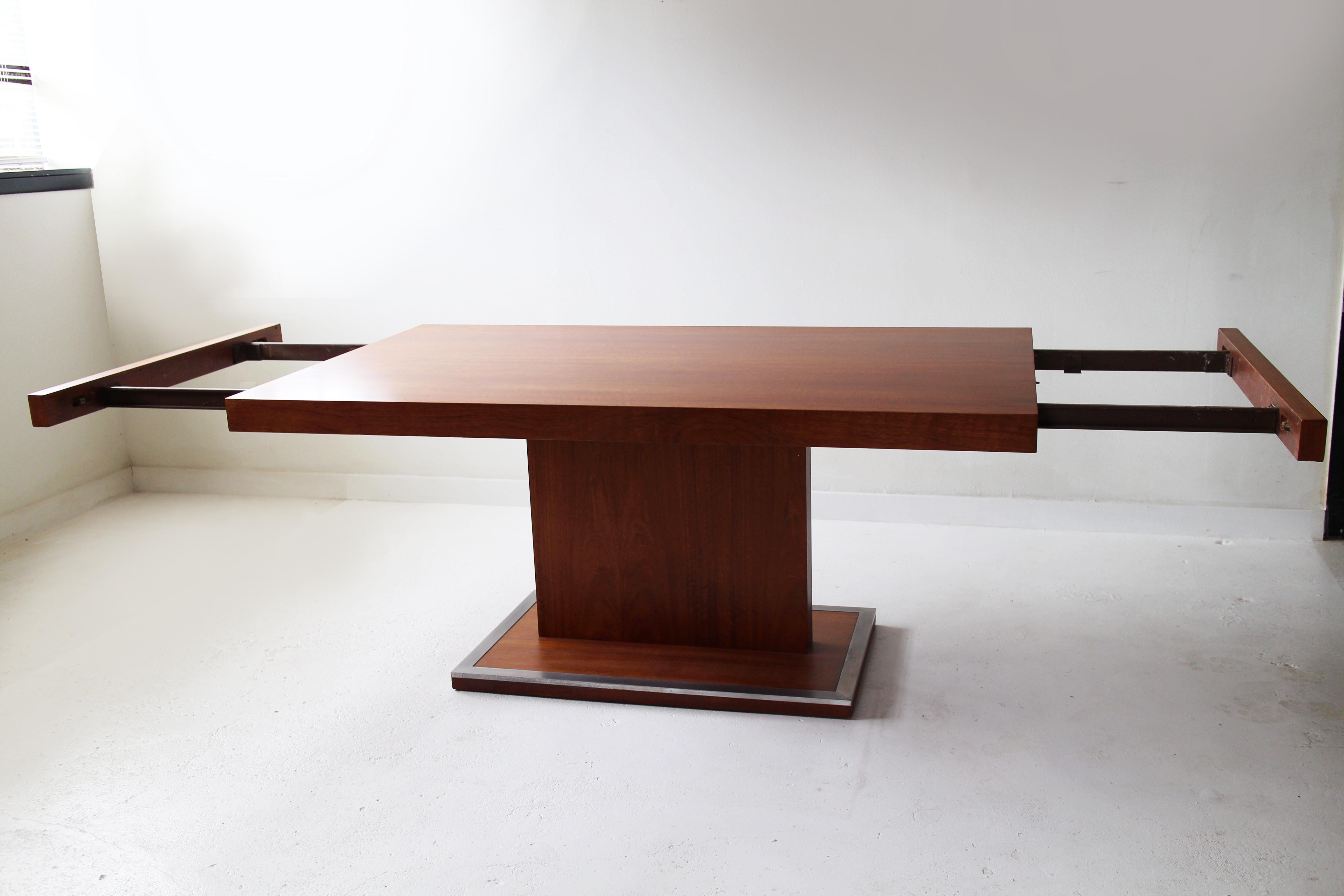 Mid-Century Milo Baughman Walnut Extension Pedestal Dining Table for Founders 5