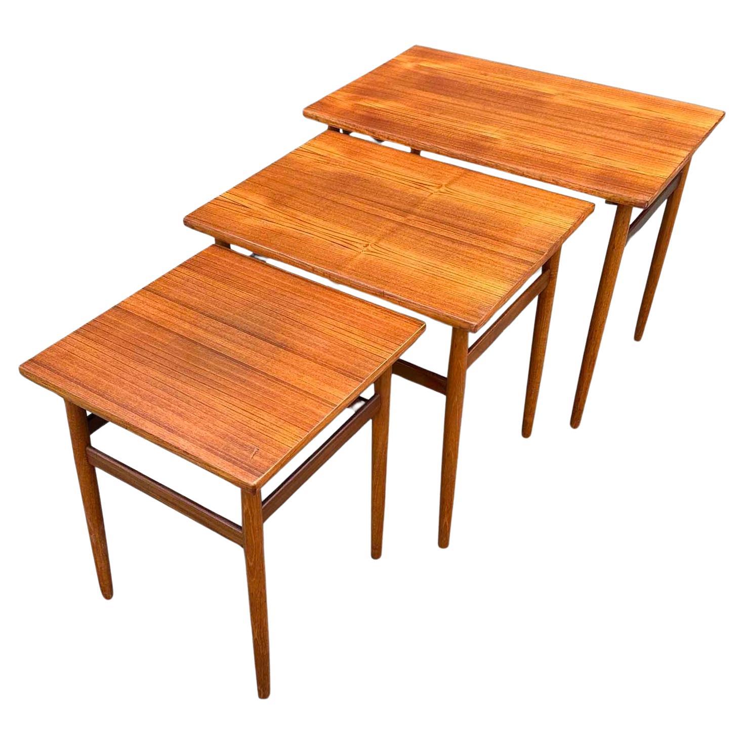 Ensemble de tables ou tables gigognes Mimi du milieu du siècle, Kai Kristiansen, Danemark, 1960