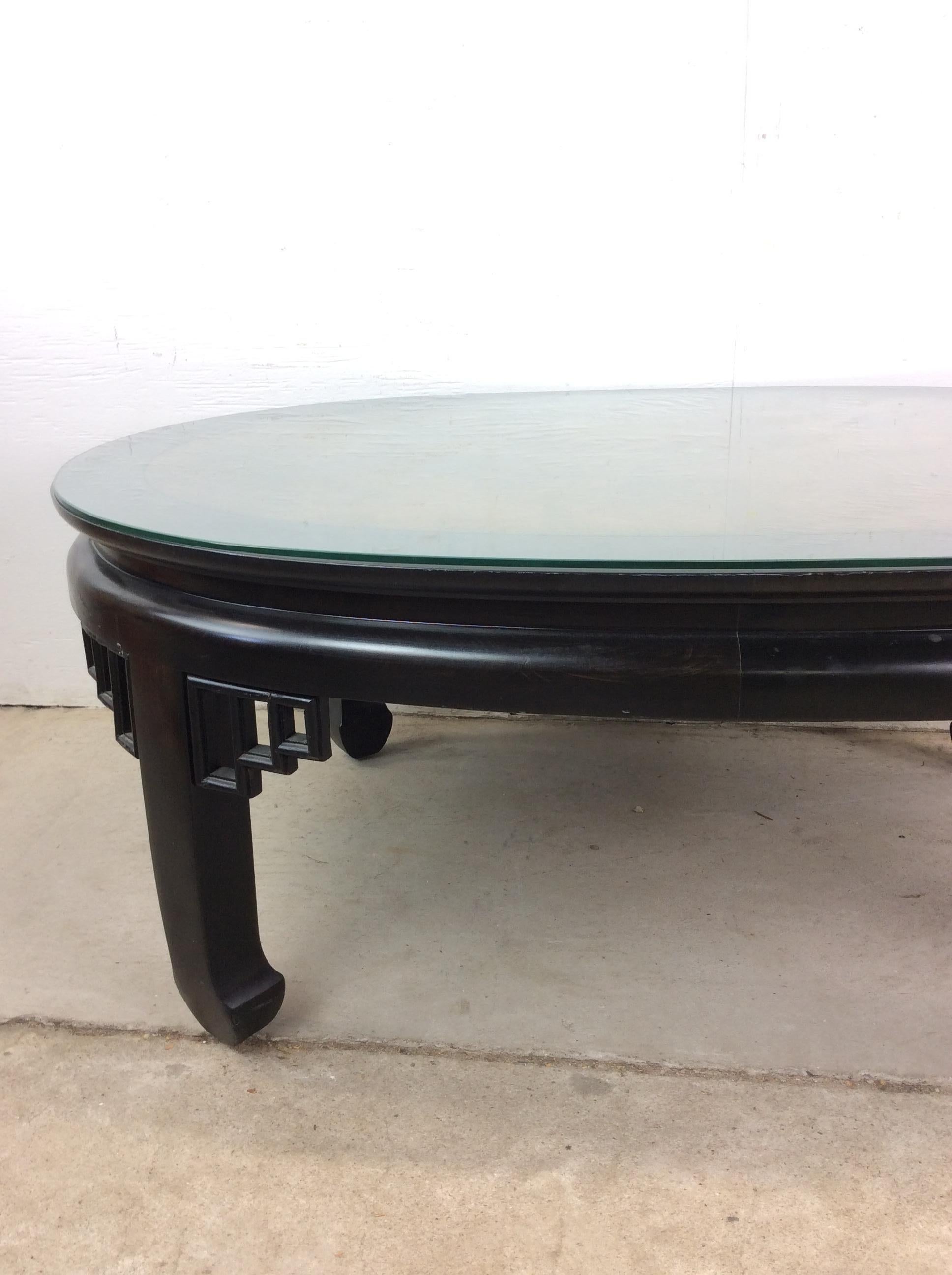 Mesa de centro estilo Ming de mediados de siglo con tapa de madera de arce y laca negra en venta 8