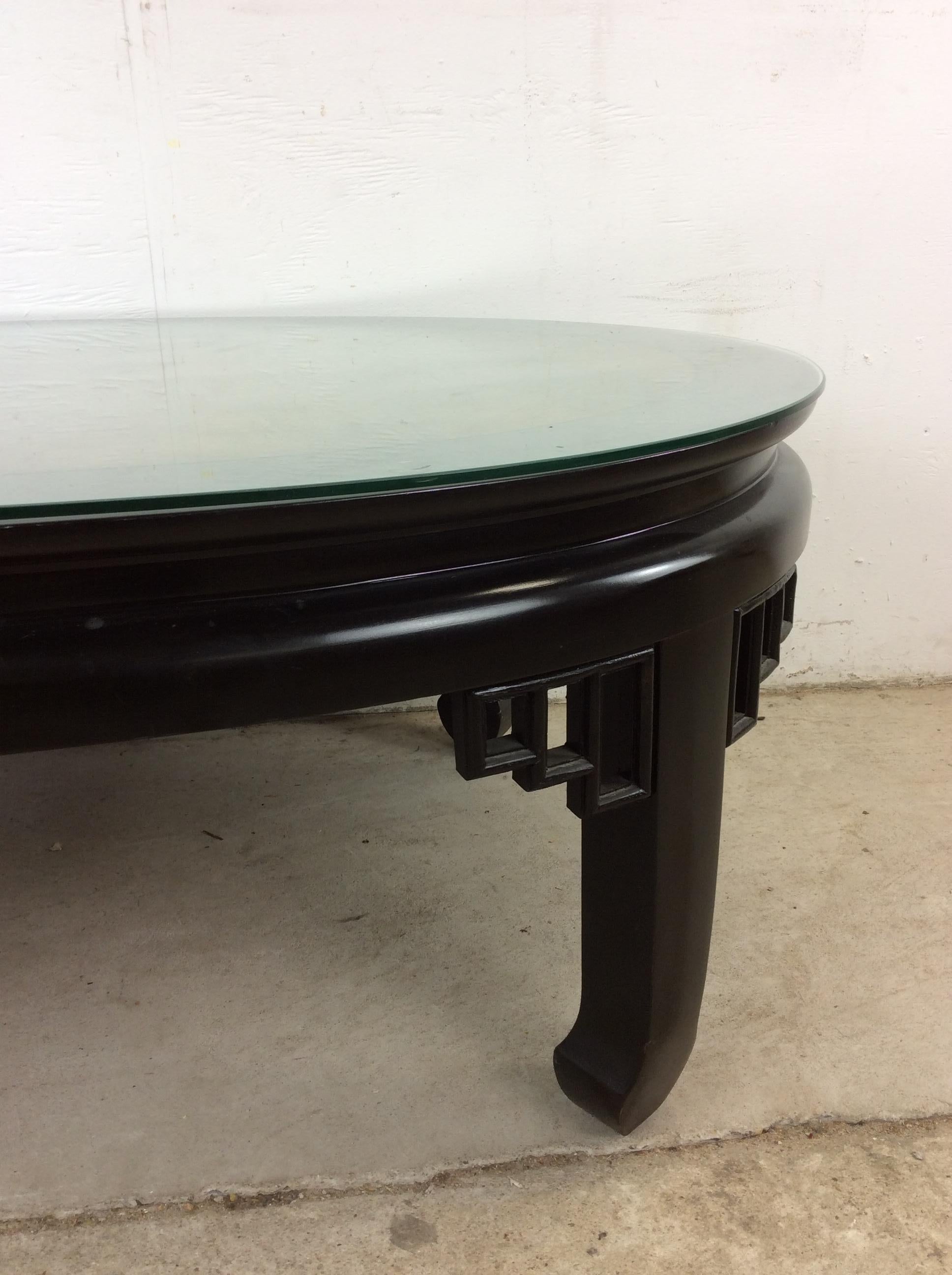 Mesa de centro estilo Ming de mediados de siglo con tapa de madera de arce y laca negra en venta 11