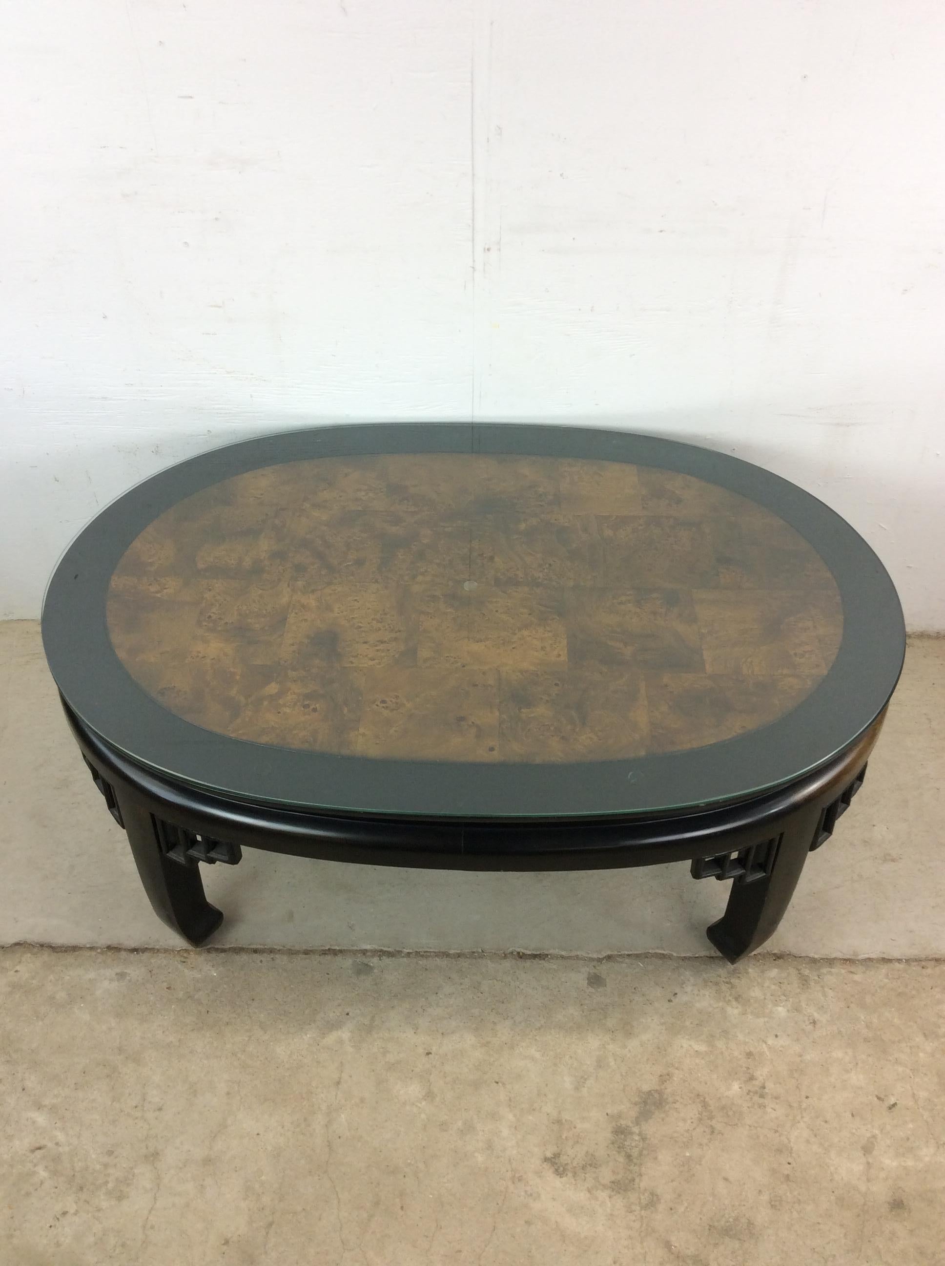 Mesa de centro estilo Ming de mediados de siglo con tapa de madera de arce y laca negra Chapado en venta