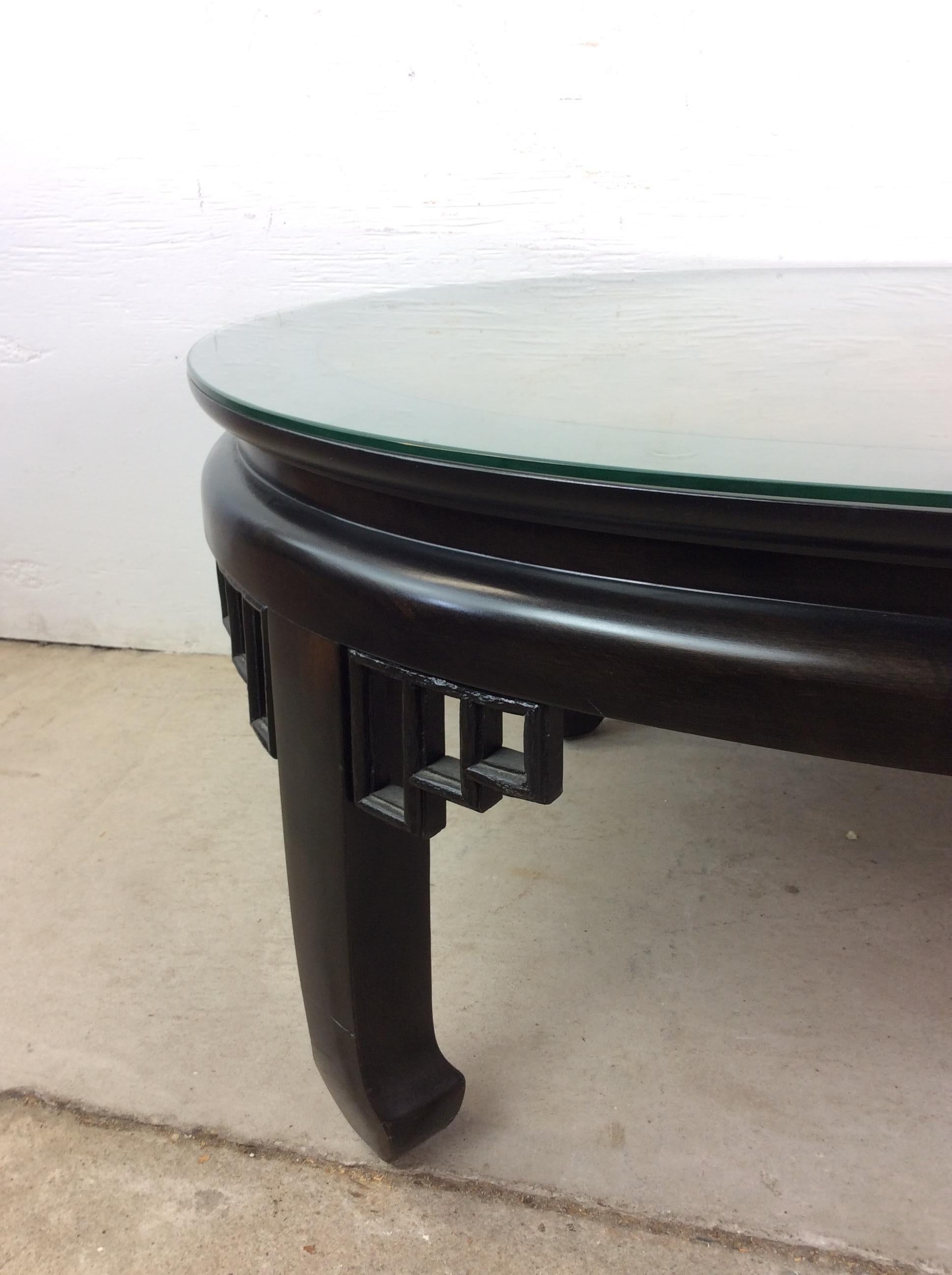 Mesa de centro estilo Ming de mediados de siglo con tapa de madera de arce y laca negra Madera de burl en venta