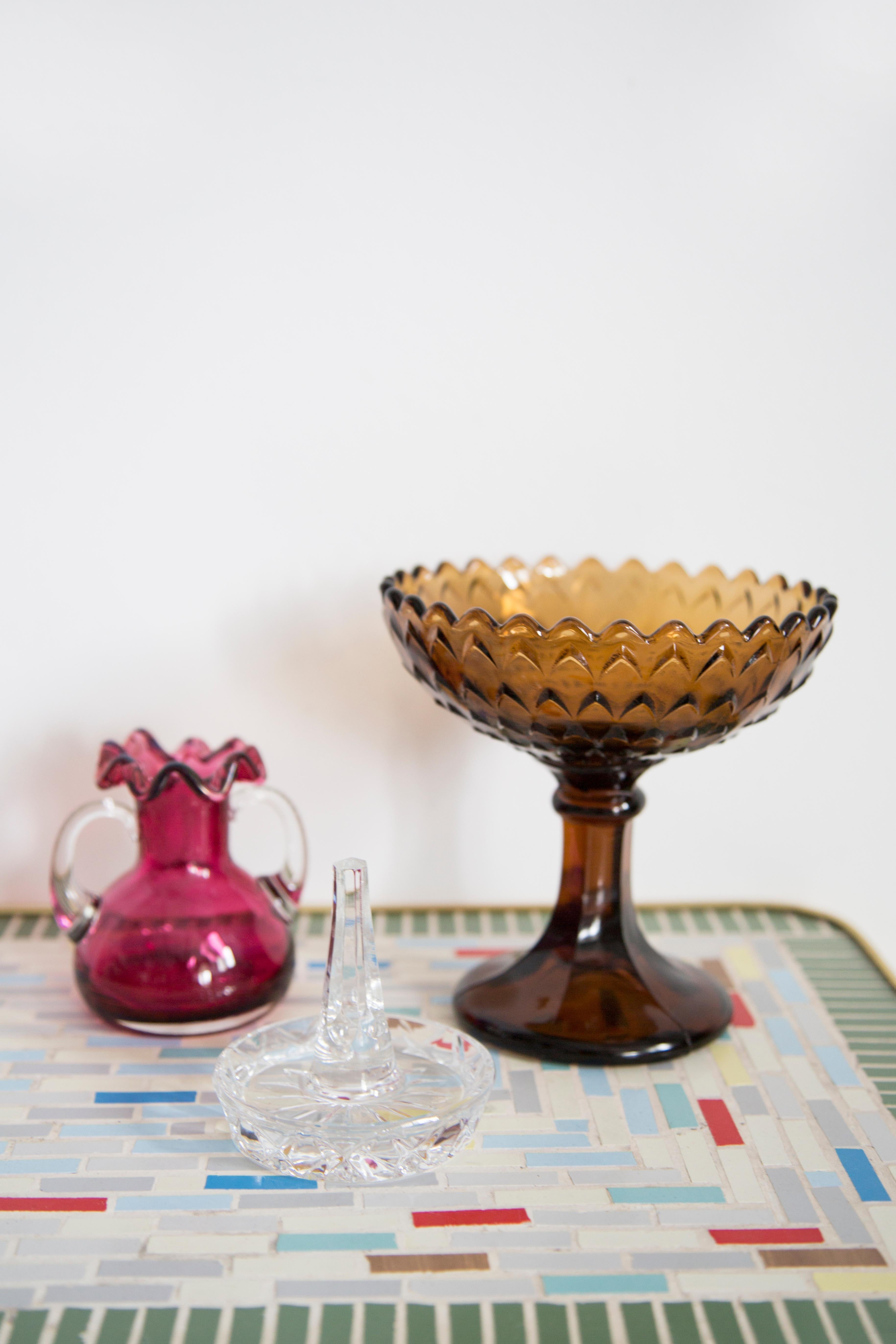 Mid-Century moderno Mini vaso rosa di metà secolo con volant, Europa, anni '60 in vendita