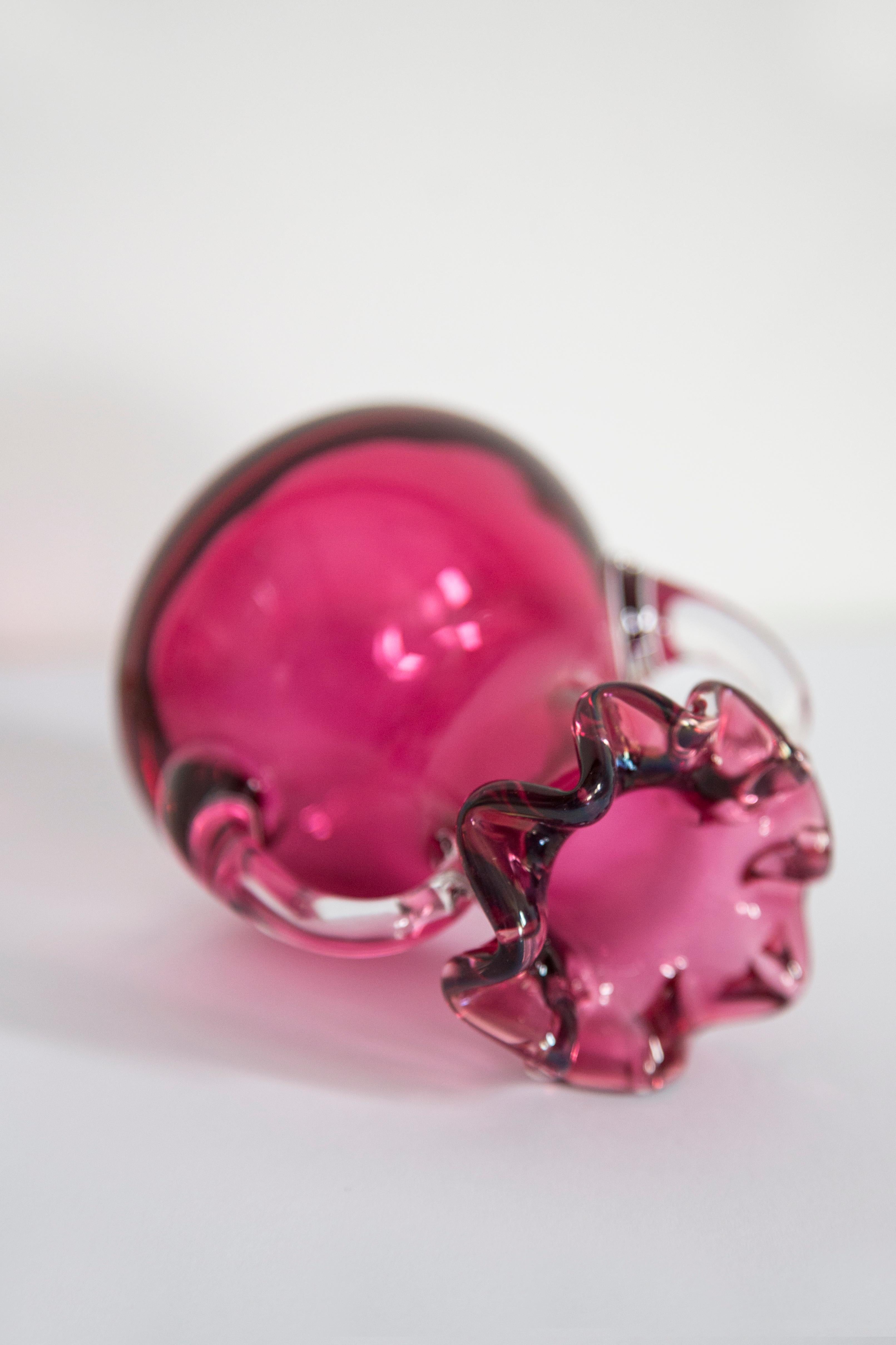 XX secolo Mini vaso rosa di metà secolo con volant, Europa, anni '60 in vendita