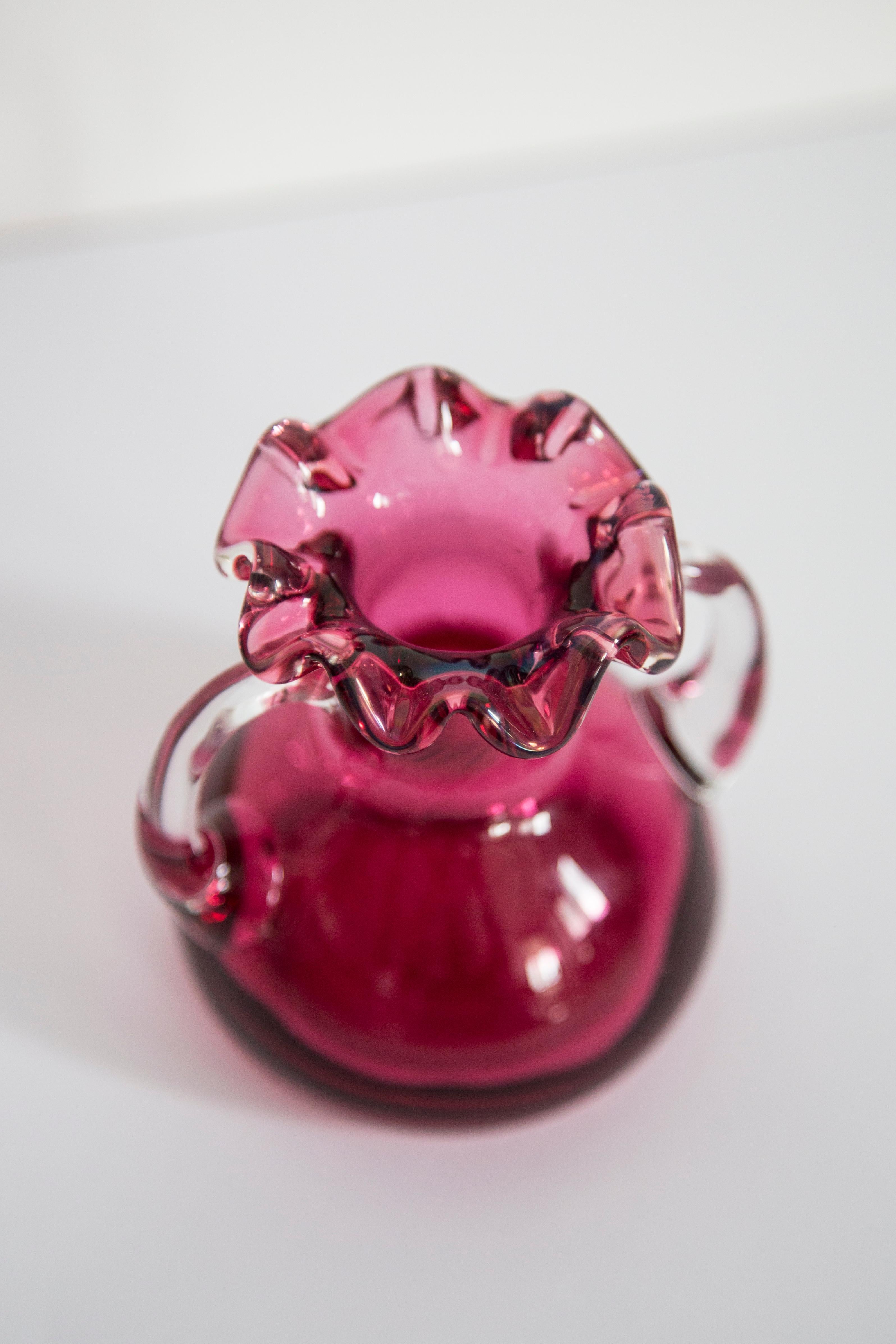 Mini vaso rosa di metà secolo con volant, Europa, anni '60 in vendita 1