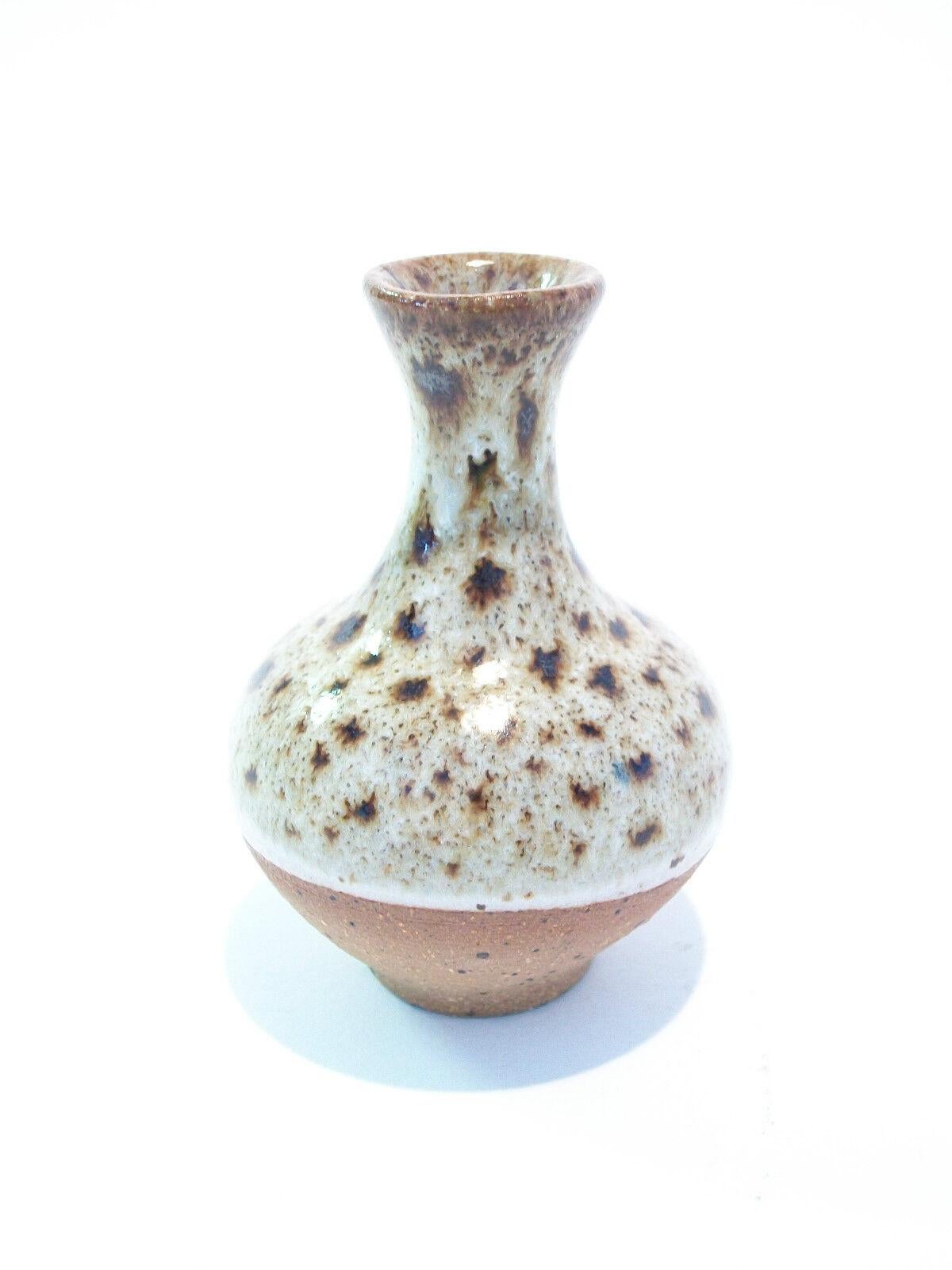 Mid Century Miniature Glazed Studio Pottery Bud Vase - Signed - Circa 1970's In Good Condition For Sale In Chatham, ON