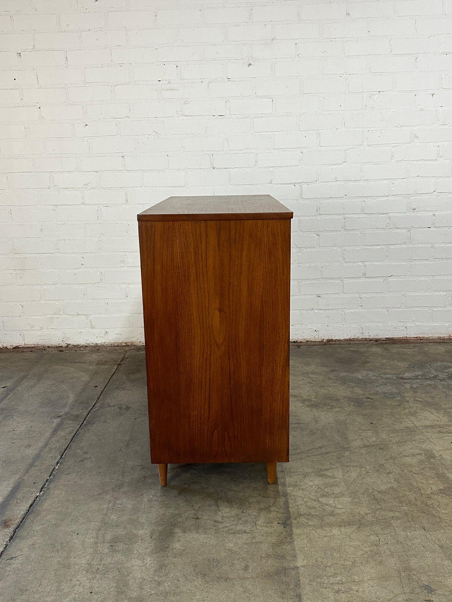Mid Century Minimal Walnut and Oak Highboy In Good Condition In Los Angeles, CA