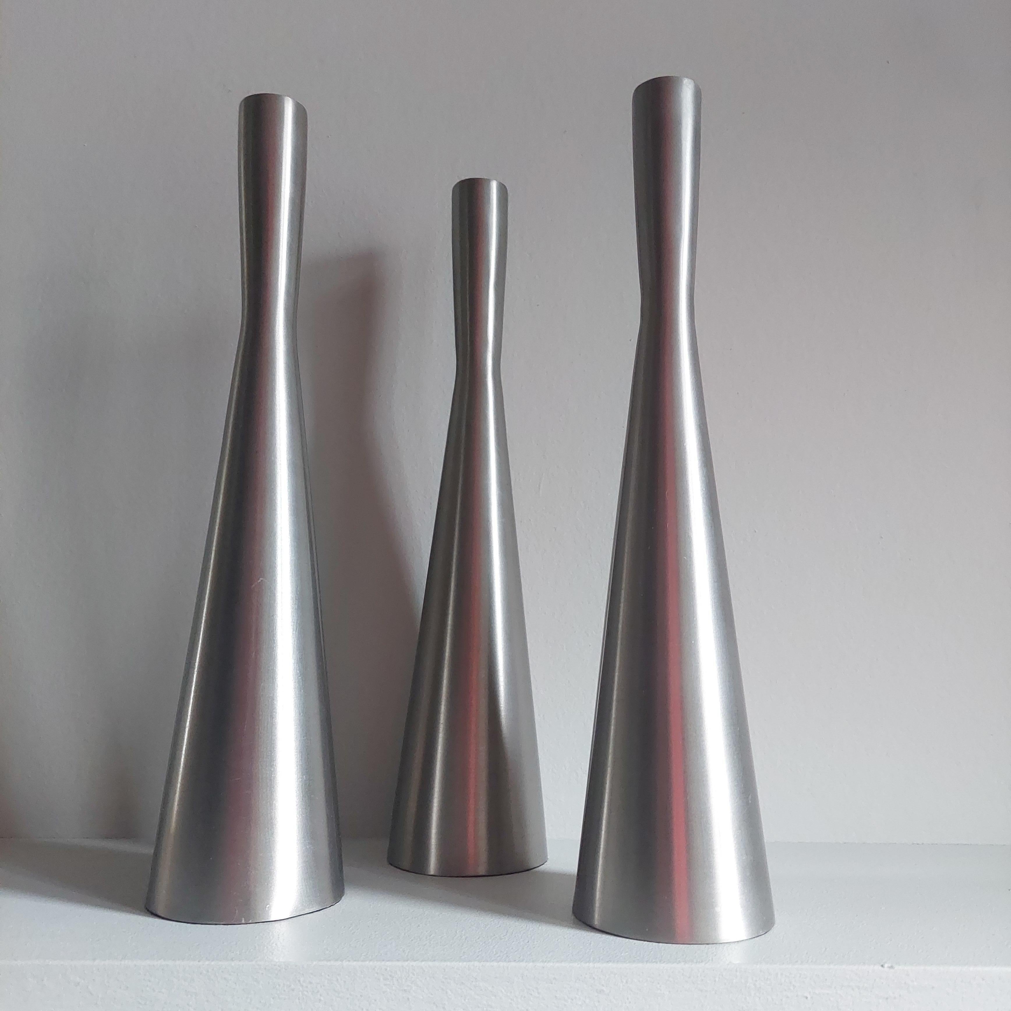 Mid Century Minimalist Aluminum Candle Holders Candlesticks, set of 3, 70s In Good Condition For Sale In Leamington Spa, GB