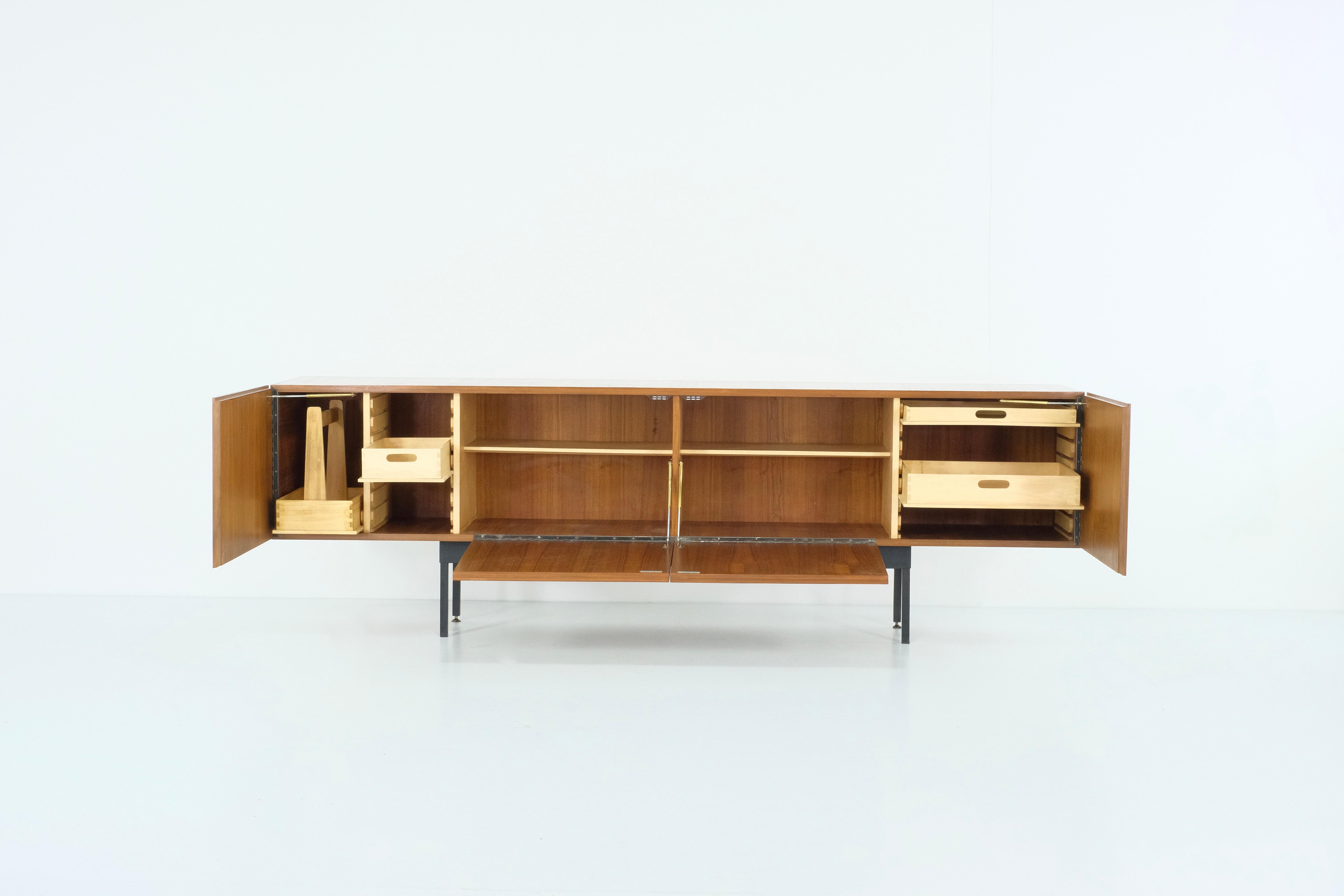 Mid-Century Minimalist ‘B40’ sideboard by Swiss architect Dieter Waeckerlin for Behr Möbel, Germany 1958.