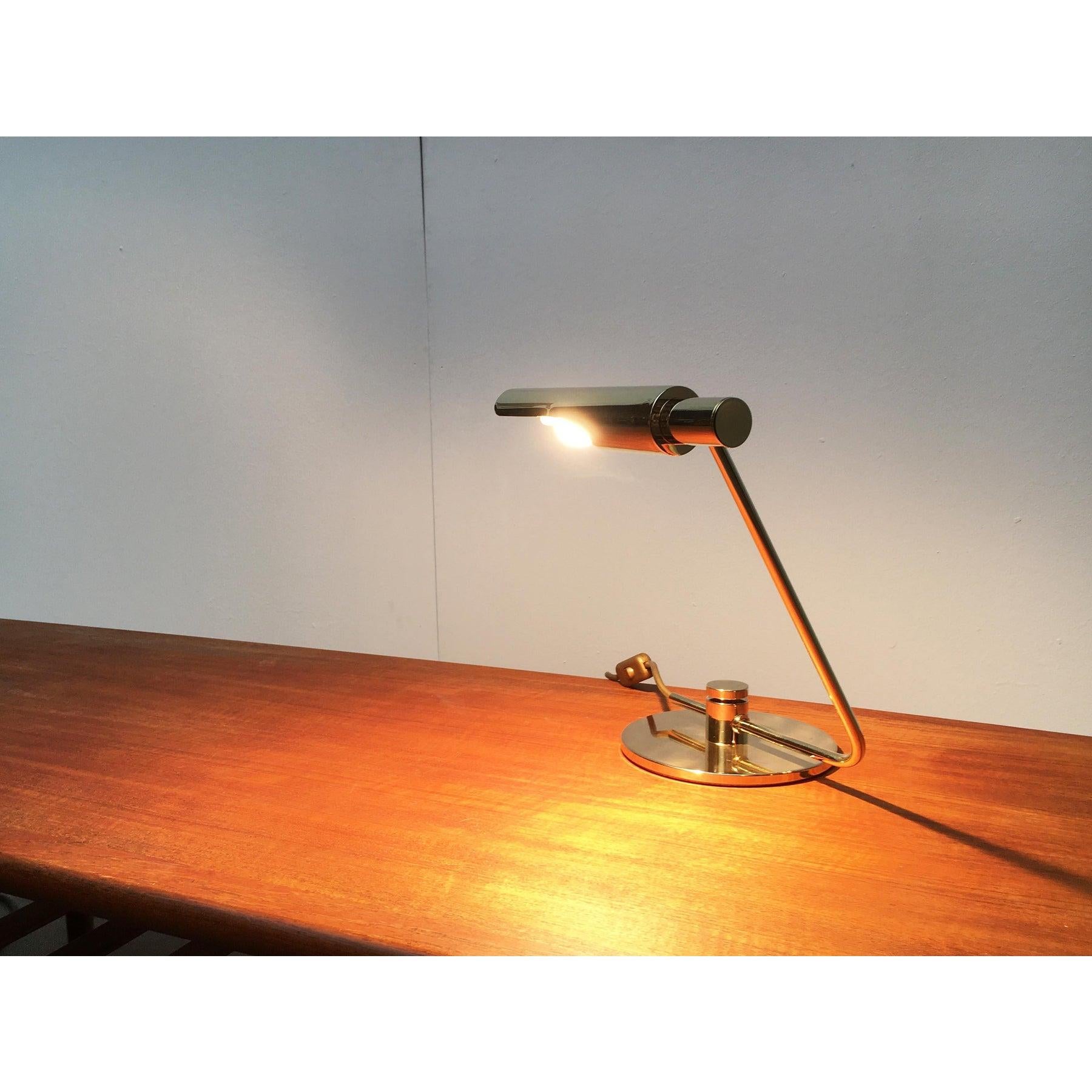 Lampada da tavolo in ottone minimalista di metà secolo di Rosemarie & Rico Baltensweiler, anni '60 In condizioni buone in vendita a Hamburg, DE
