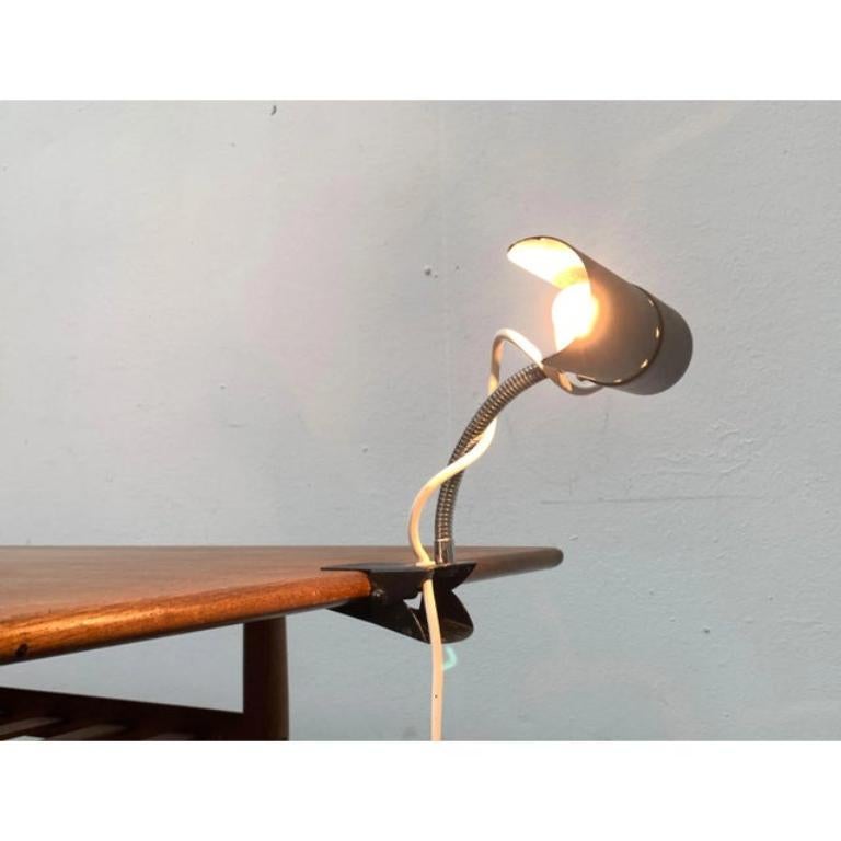 Mid-Century Minimalist Clamp Table Lamp, 1960s In Excellent Condition For Sale In Hamburg, DE