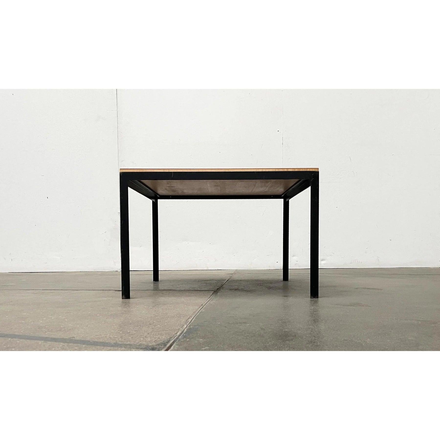 Minimalistischer Couch-Beistelltisch von Florence Knoll aus der Jahrhundertmitte, 1950er Jahre im Angebot 5
