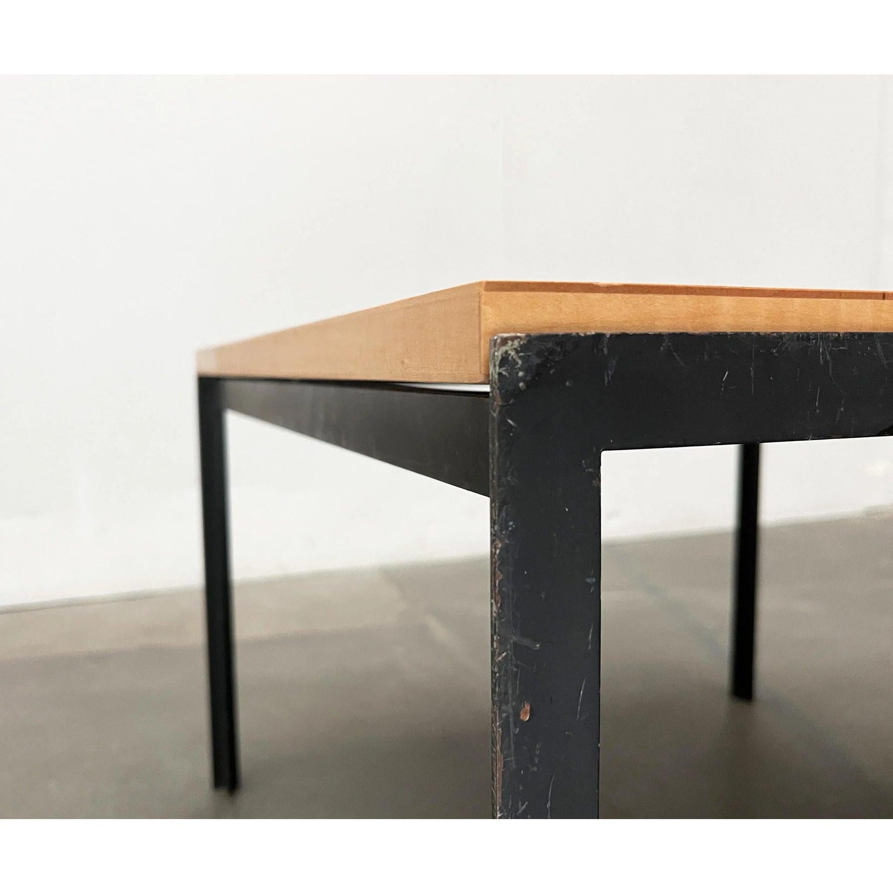 Minimalistischer Couch-Beistelltisch von Florence Knoll aus der Jahrhundertmitte, 1950er Jahre im Angebot 7