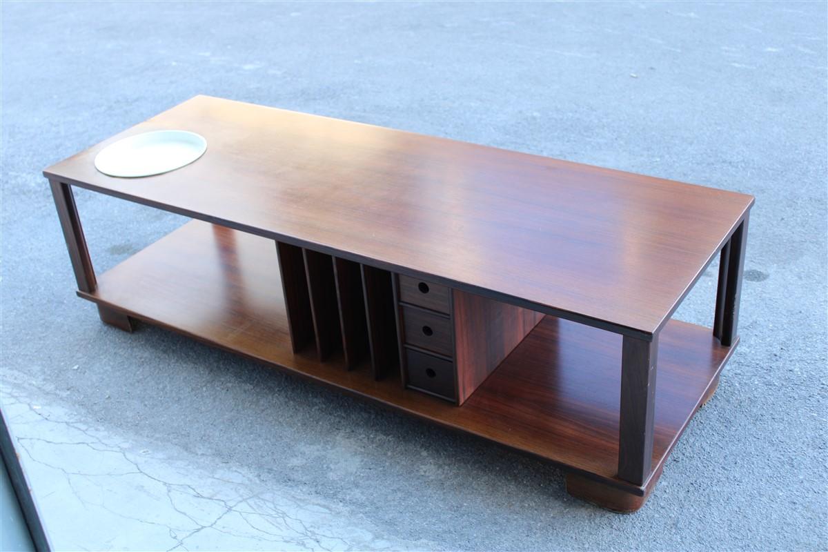Minimalistisches Design aus der Mitte des Jahrhunderts, niedriger TV-Tisch in Rational  Design 1960s Teakholz im Angebot 10