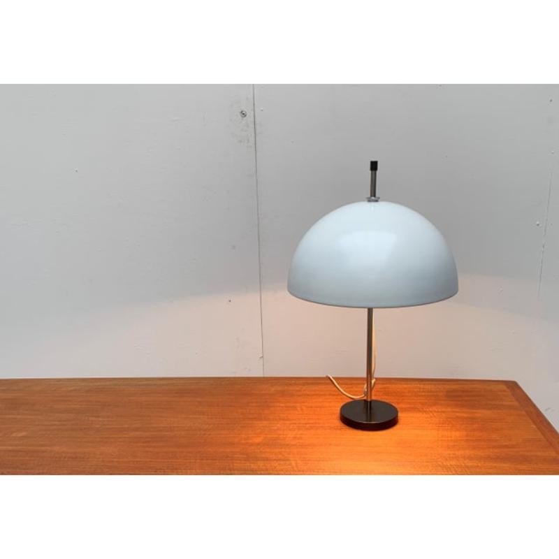 Lámpara de sobremesa de cúpula minimalista de mediados de siglo, años 60 en venta 5