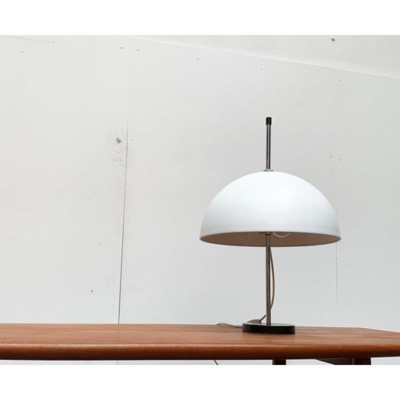 Lámpara de sobremesa de cúpula minimalista de mediados de siglo, años 60 en venta 6