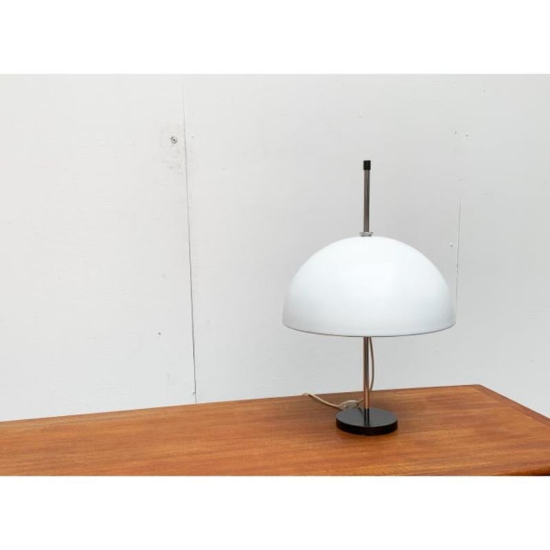 Lámpara de sobremesa de cúpula minimalista de mediados de siglo, años 60 en Bueno estado para la venta en Hamburg, DE