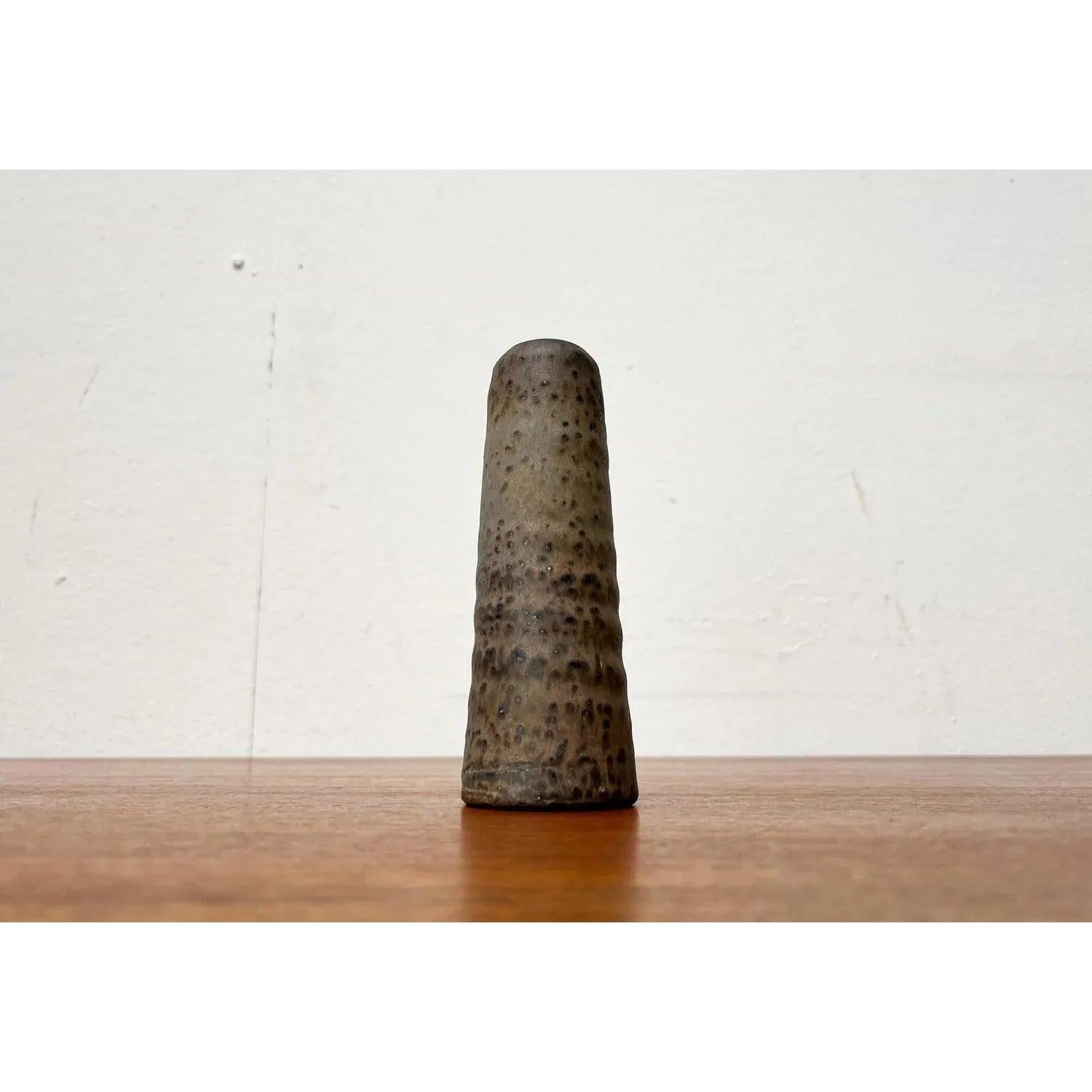 Mid-Century Minimalist Dutch Studio Pottery Vase from Mobach, 1960s For Sale 5