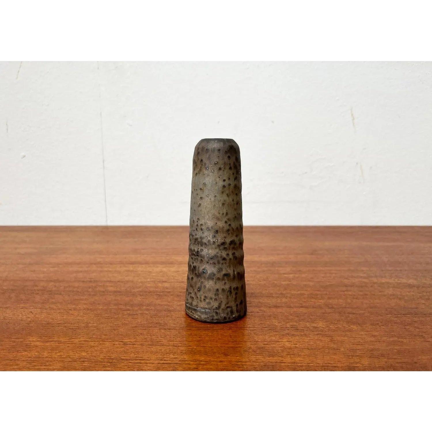 Mid-Century Minimalist Dutch Studio Pottery Vase from Mobach, 1960s For Sale 6