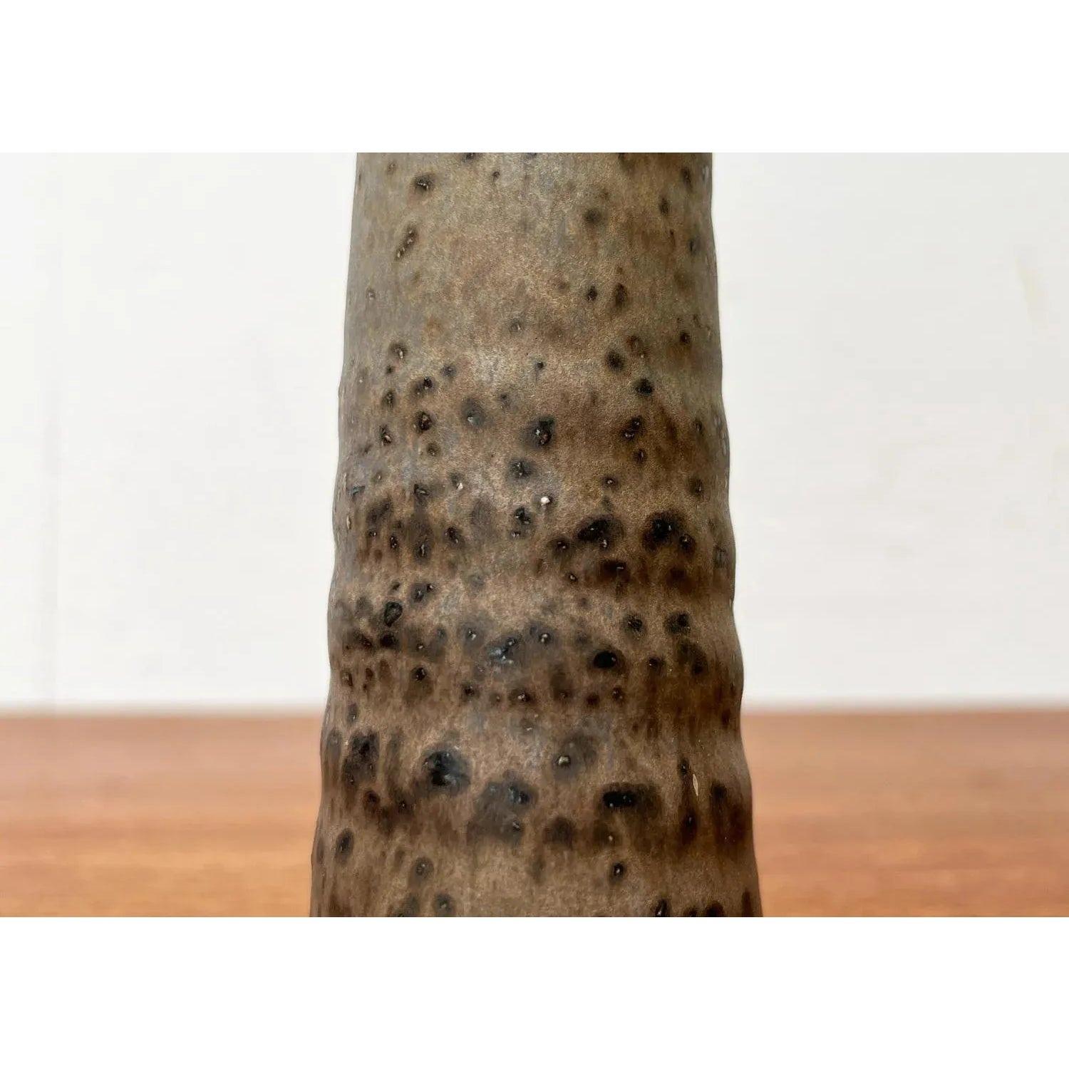 Mid-Century Minimalist Dutch Studio Pottery Vase from Mobach, 1960s In Excellent Condition For Sale In Hamburg, DE