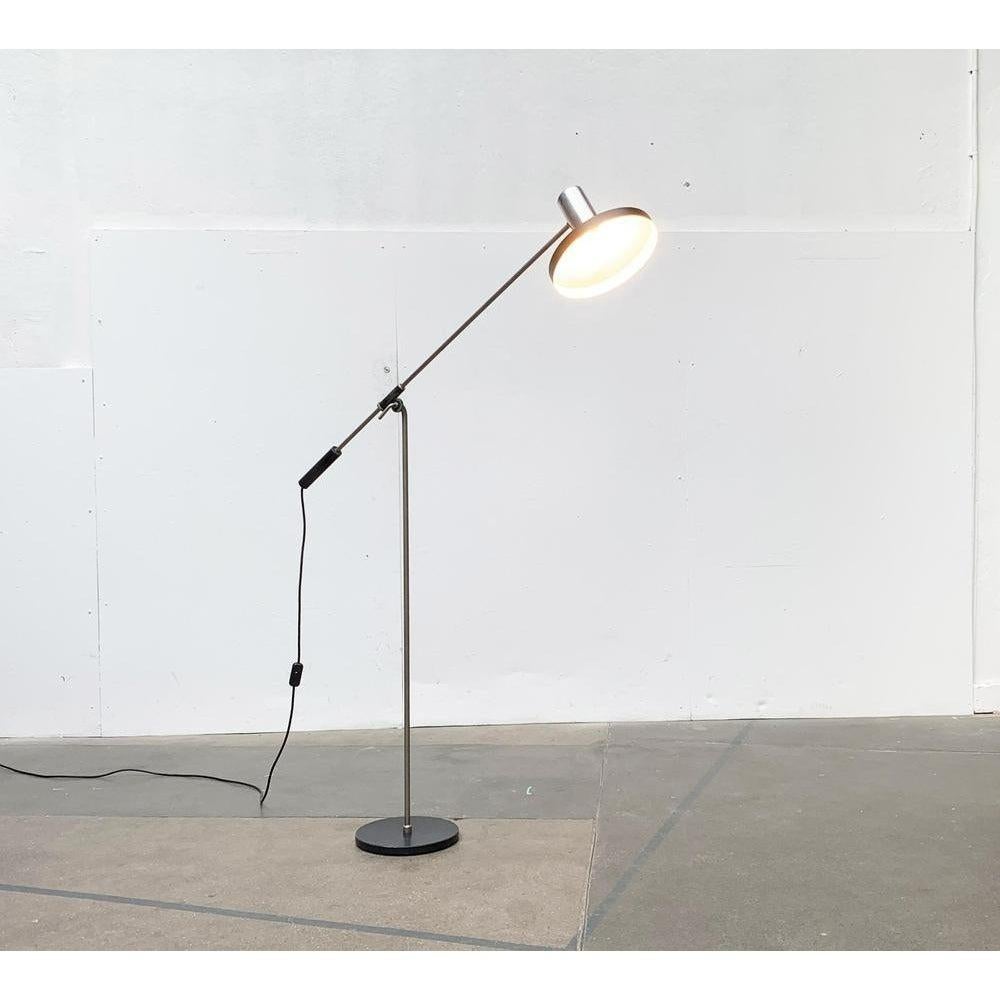 Mid-Century moderno Lampada da terra minimalista di metà secolo, anni '60 in vendita