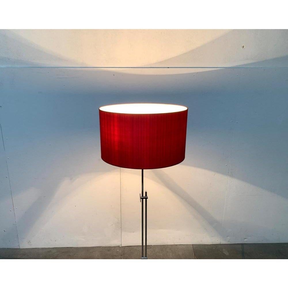 20ième siècle Lampadaire minimaliste du milieu du siècle 1960 en vente
