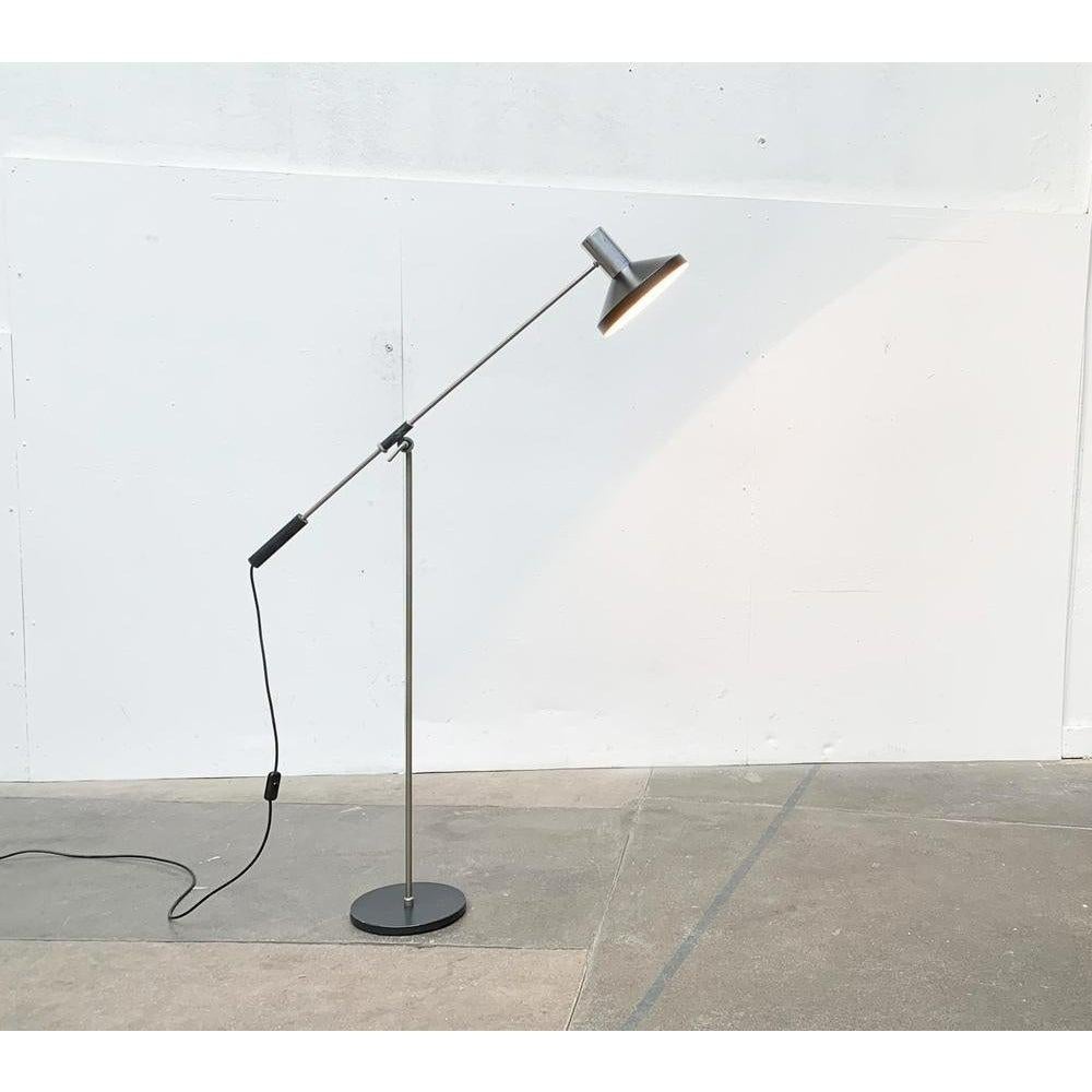 Lampada da terra minimalista di metà secolo, anni '60 in vendita 3