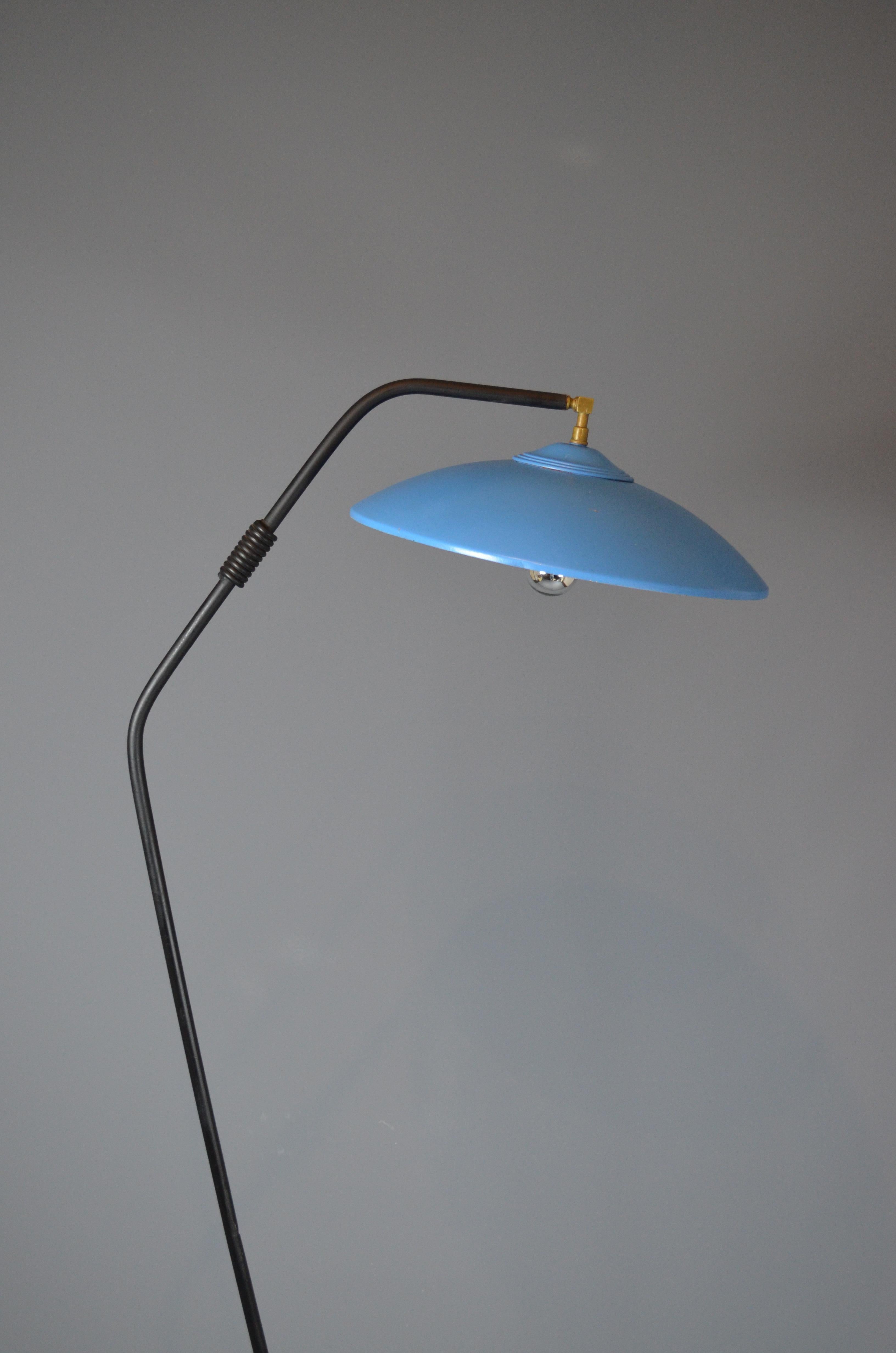 Mid century minimalist floor lamp, France, 1950s For Sale 1