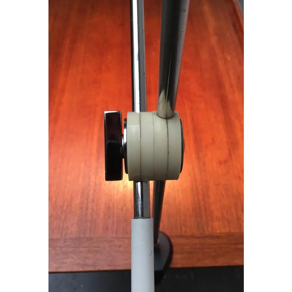 Lampe de table allemande minimaliste du milieu du siècle, modèle 6869, années 1960 en vente 5