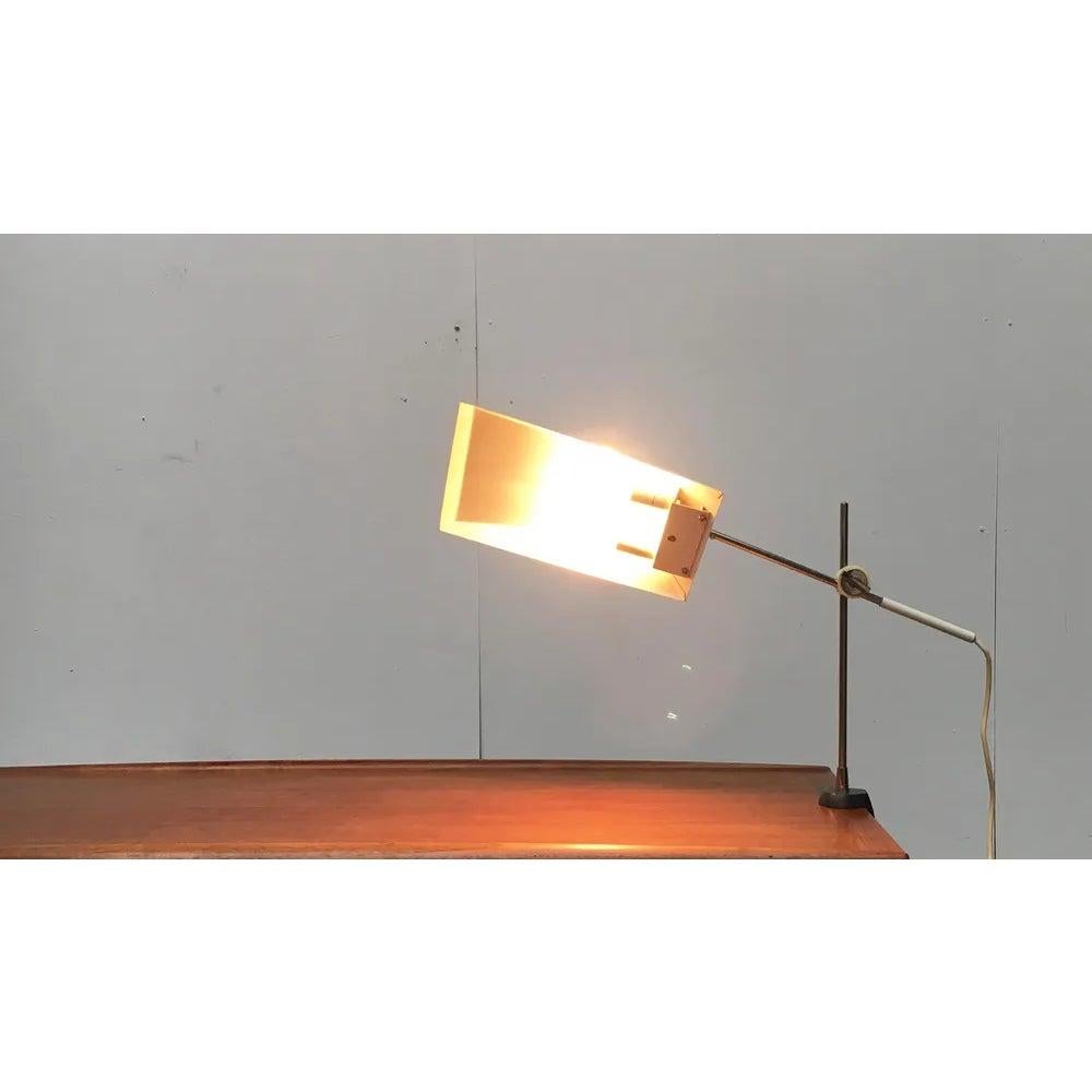 20ième siècle Lampe de table allemande minimaliste du milieu du siècle, modèle 6869, années 1960 en vente