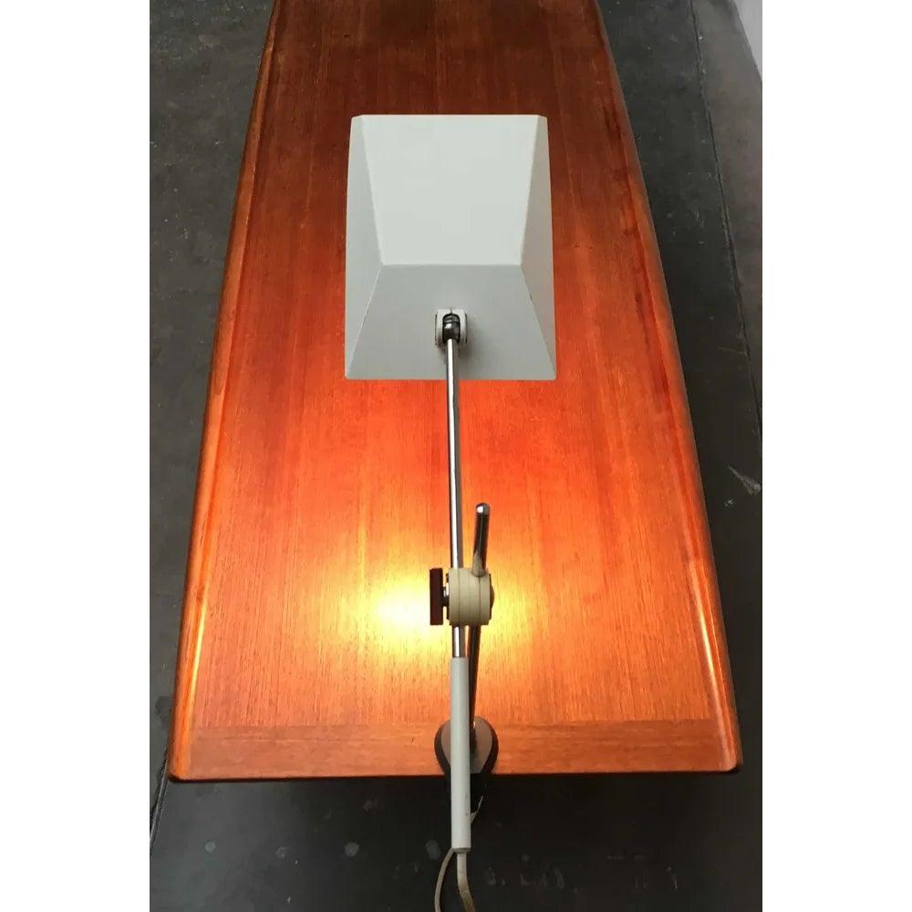 Métal Lampe de table allemande minimaliste du milieu du siècle, modèle 6869, années 1960 en vente
