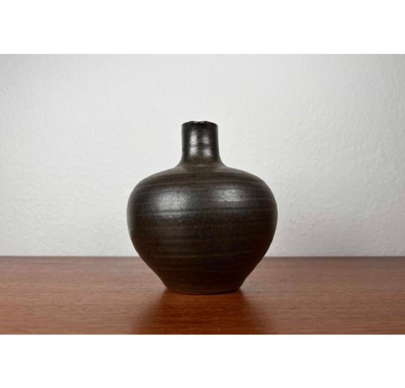 Mid-Century Minimalist German Studio Pottery Carafe Vase by Siegfried, 1960s For Sale 5