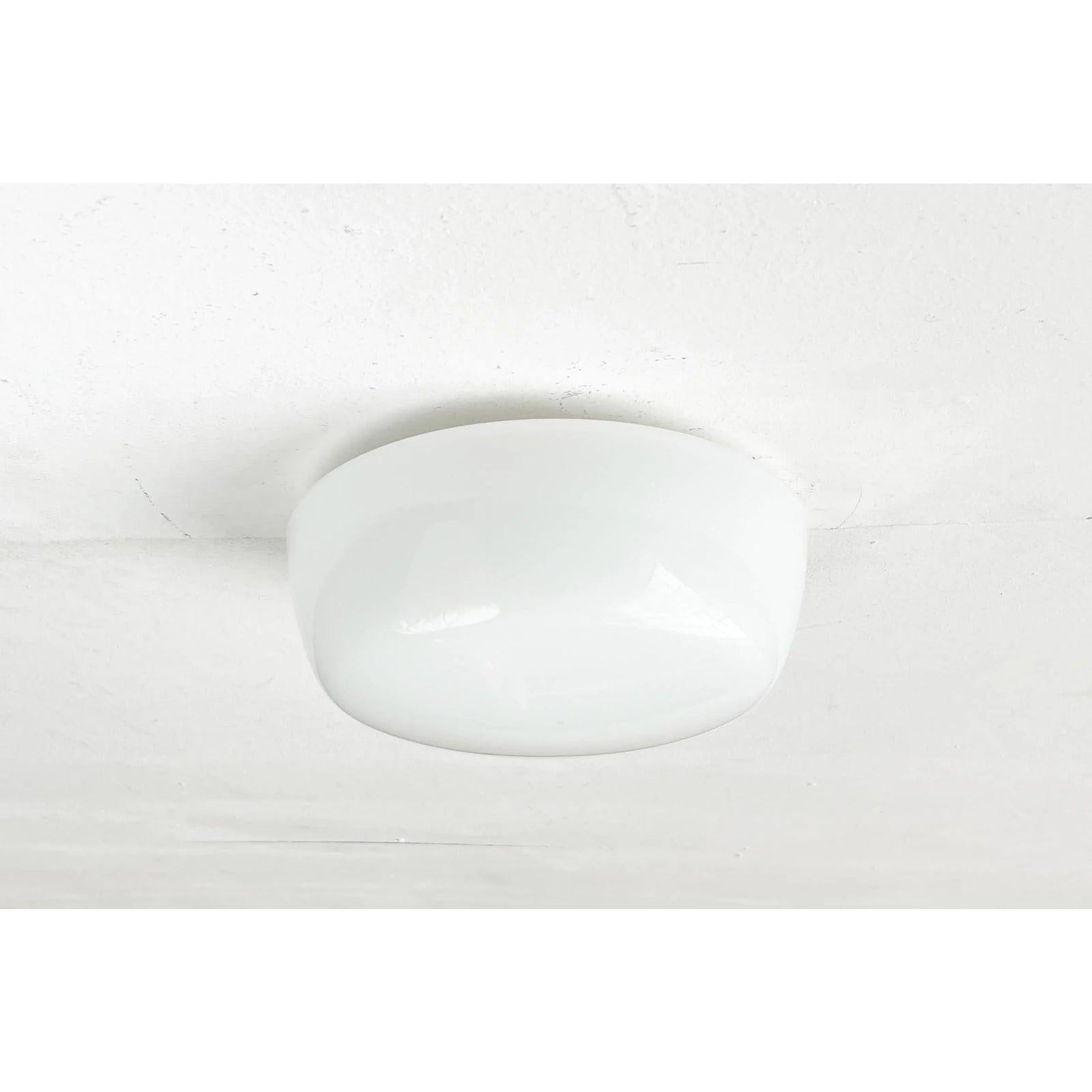 Lampada da soffitto in vetro minimalista di metà secolo, anni '60 In condizioni ottime in vendita a Hamburg, DE